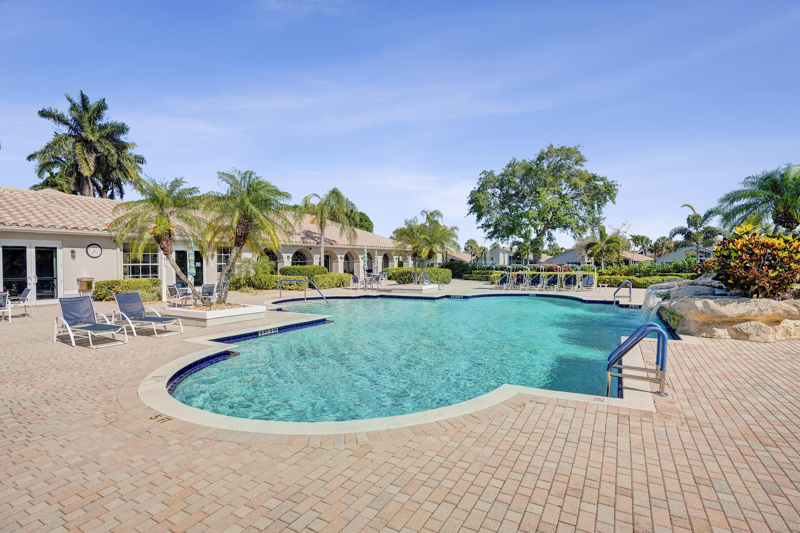 LAKERIDGE FALLS - Residential