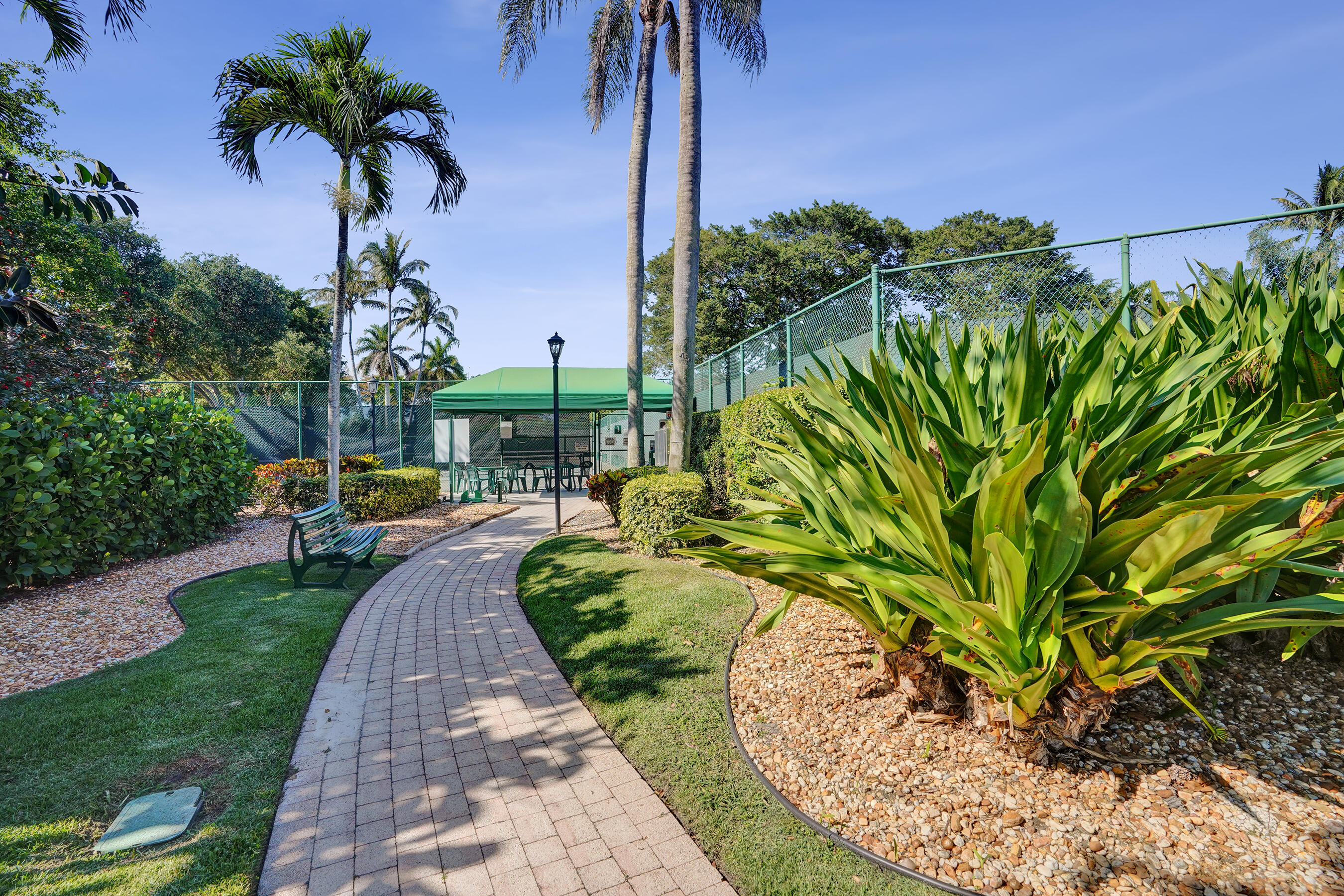 LAKERIDGE FALLS - Residential