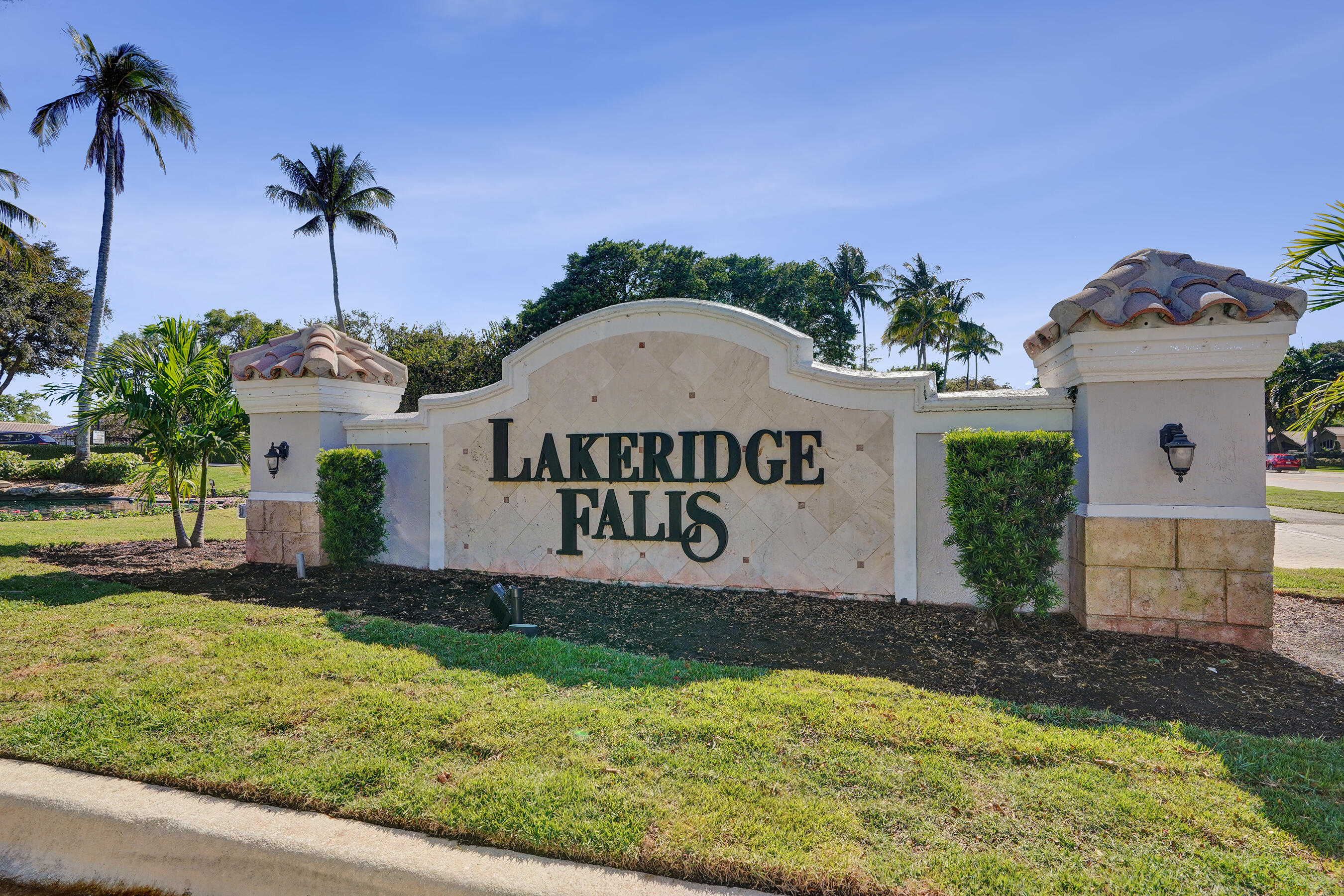 LAKERIDGE FALLS - Residential