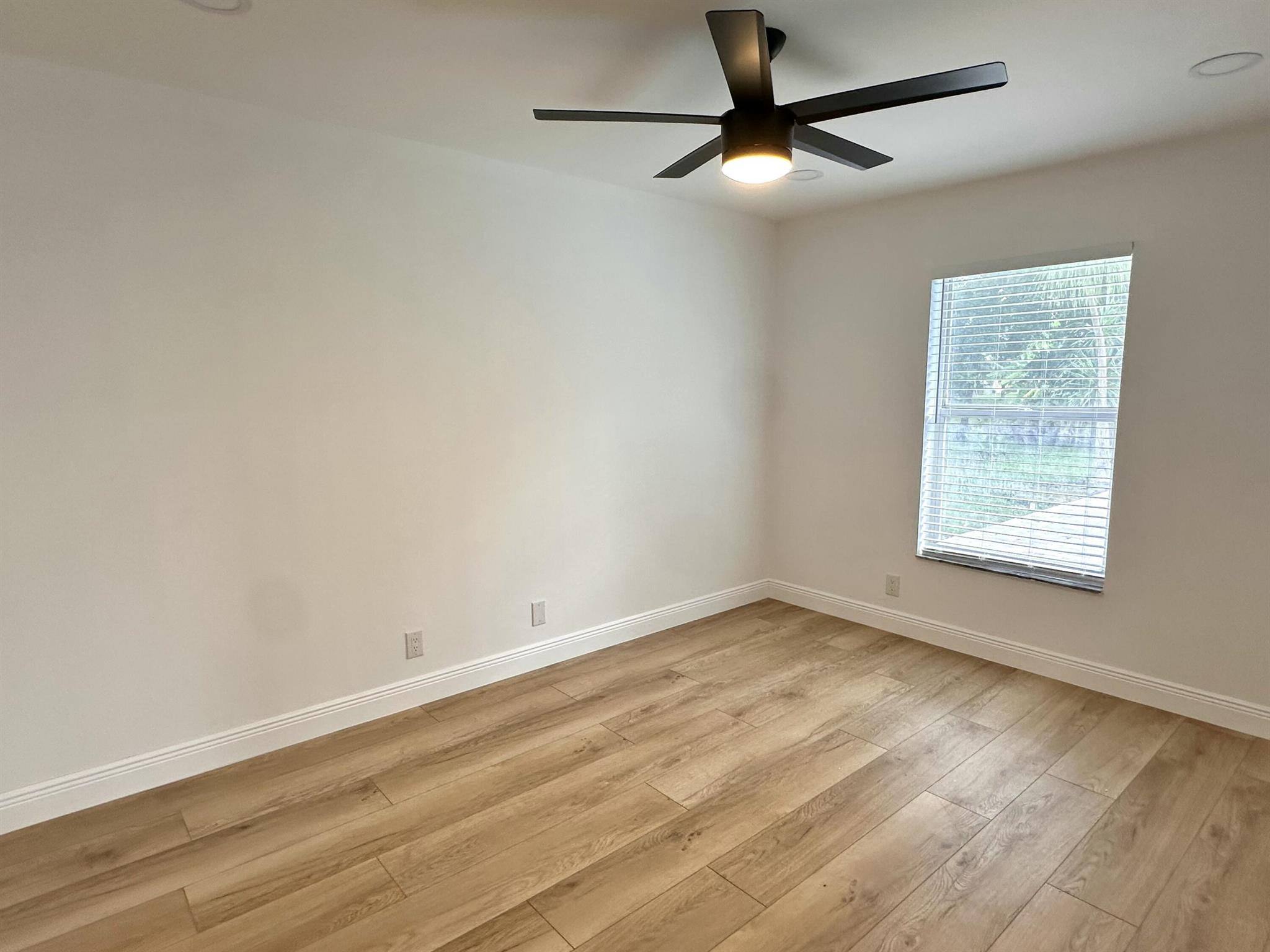 LA MANCHA - Residential Lease