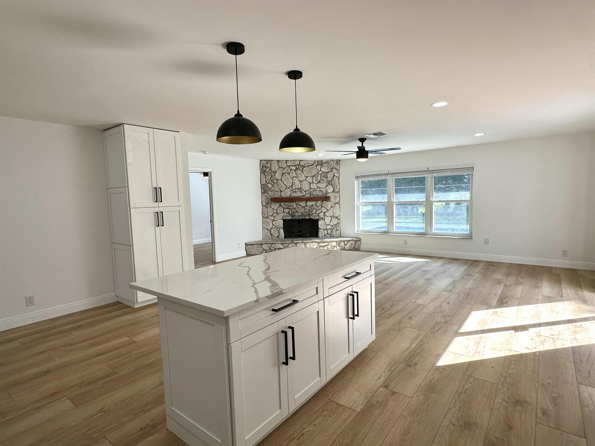 LA MANCHA - Residential Lease