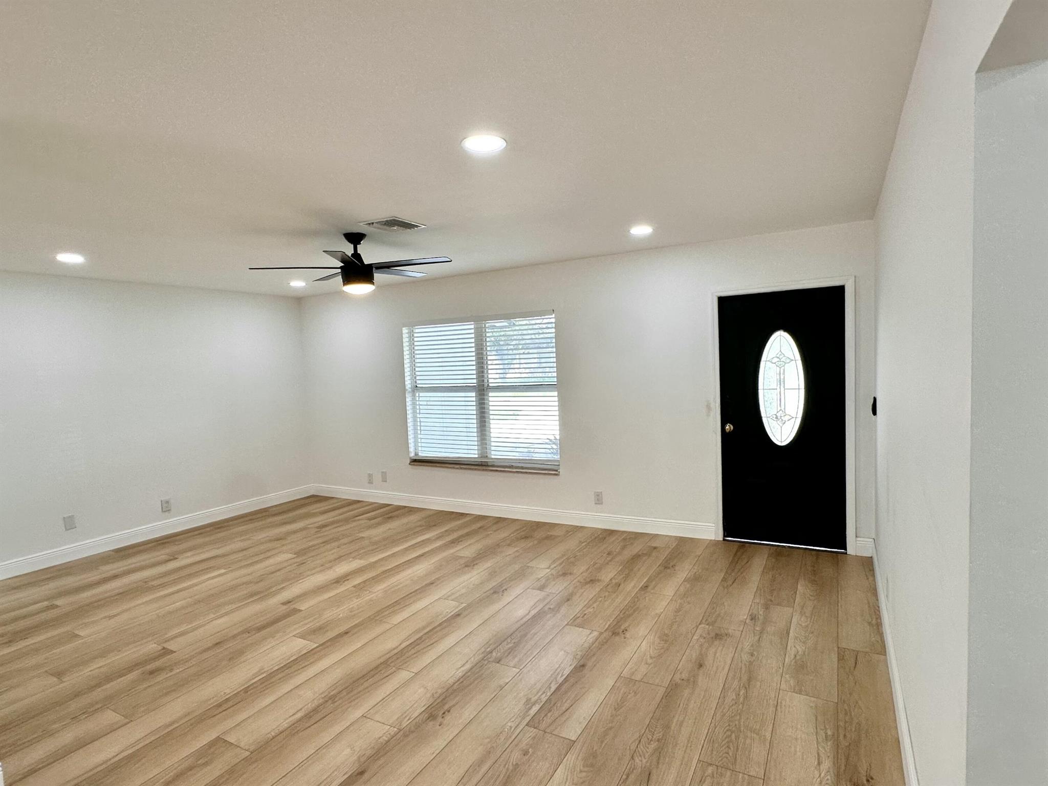 LA MANCHA - Residential Lease