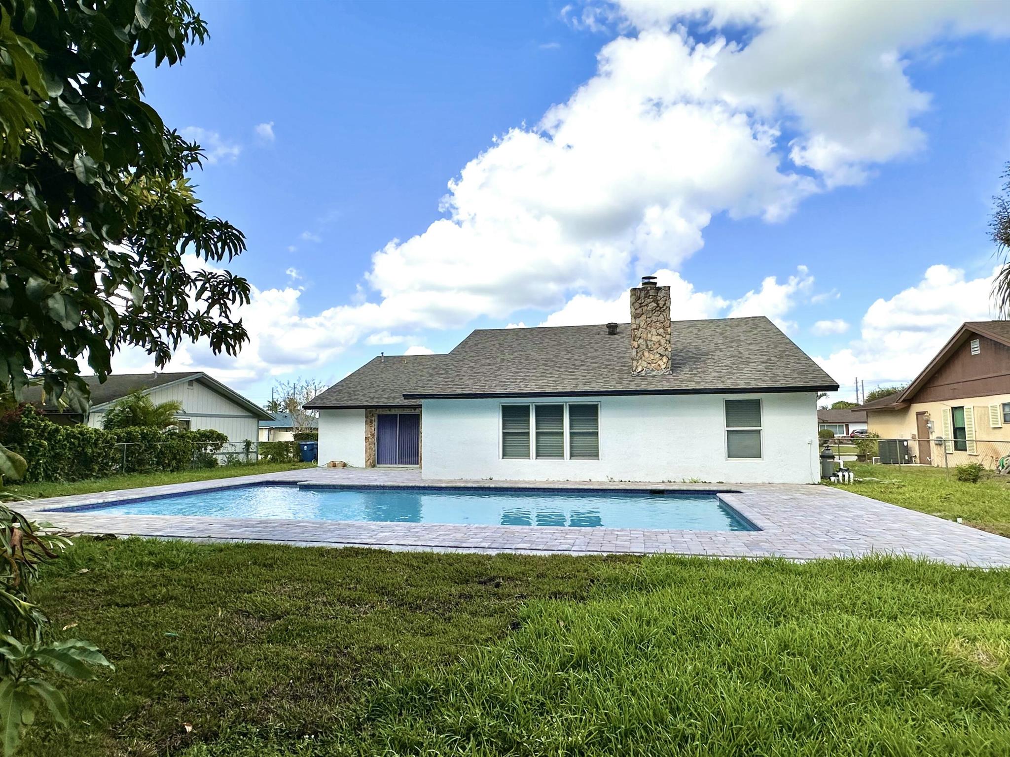 LA MANCHA - Residential Lease