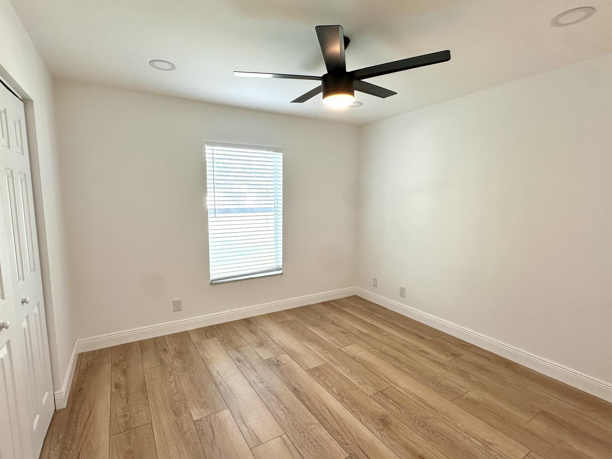 LA MANCHA - Residential Lease