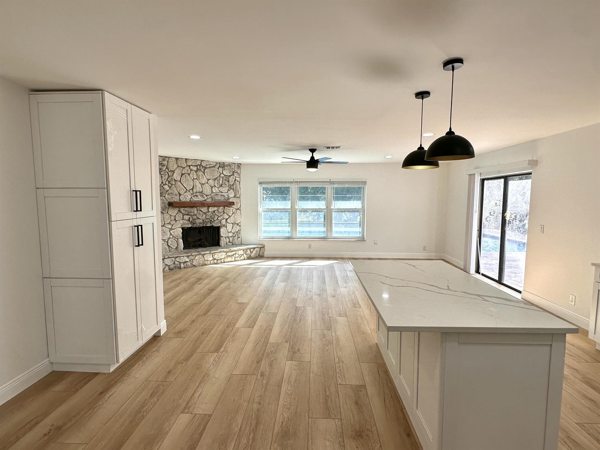 LA MANCHA - Residential Lease