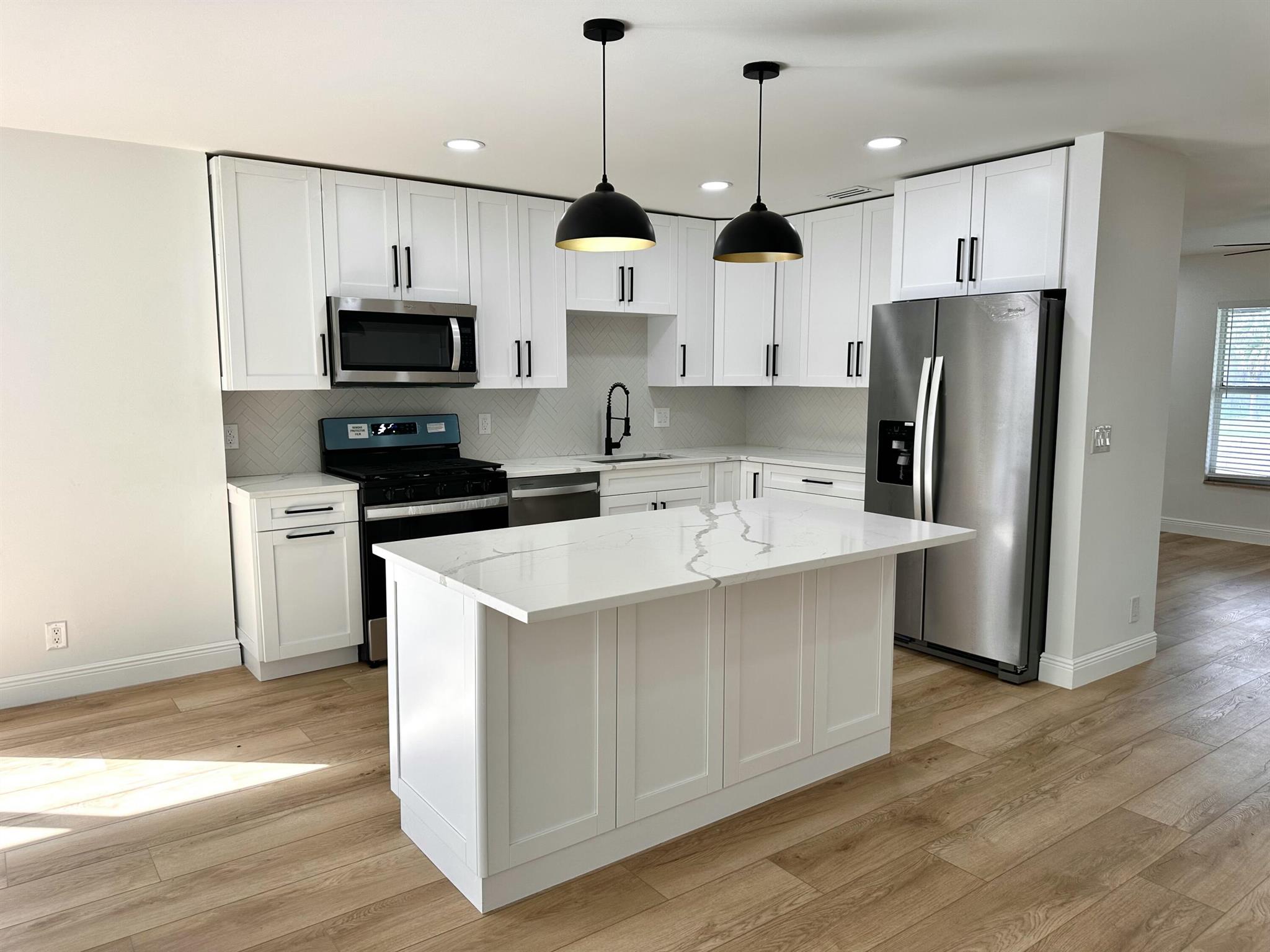 LA MANCHA - Residential Lease