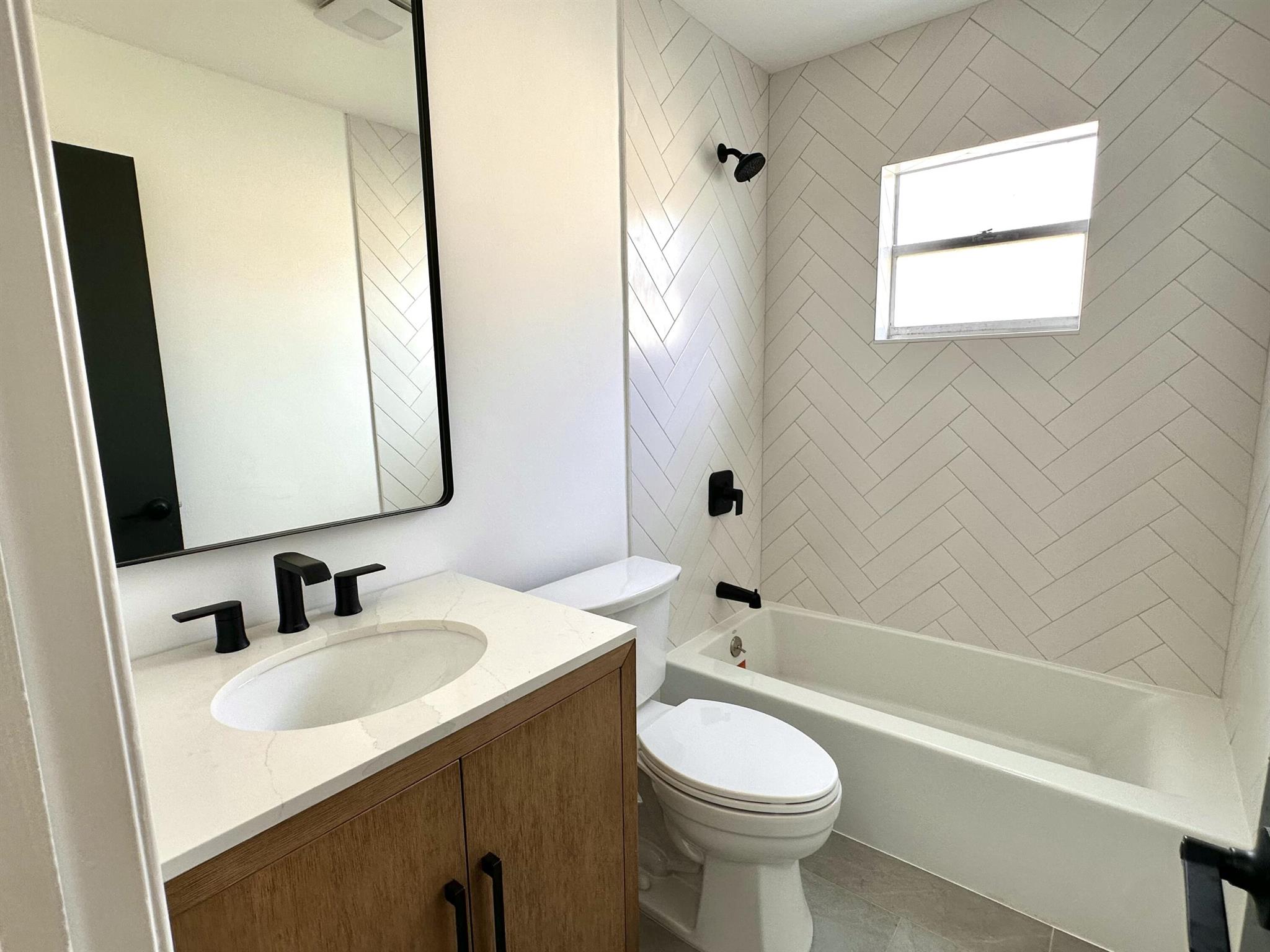 LA MANCHA - Residential Lease