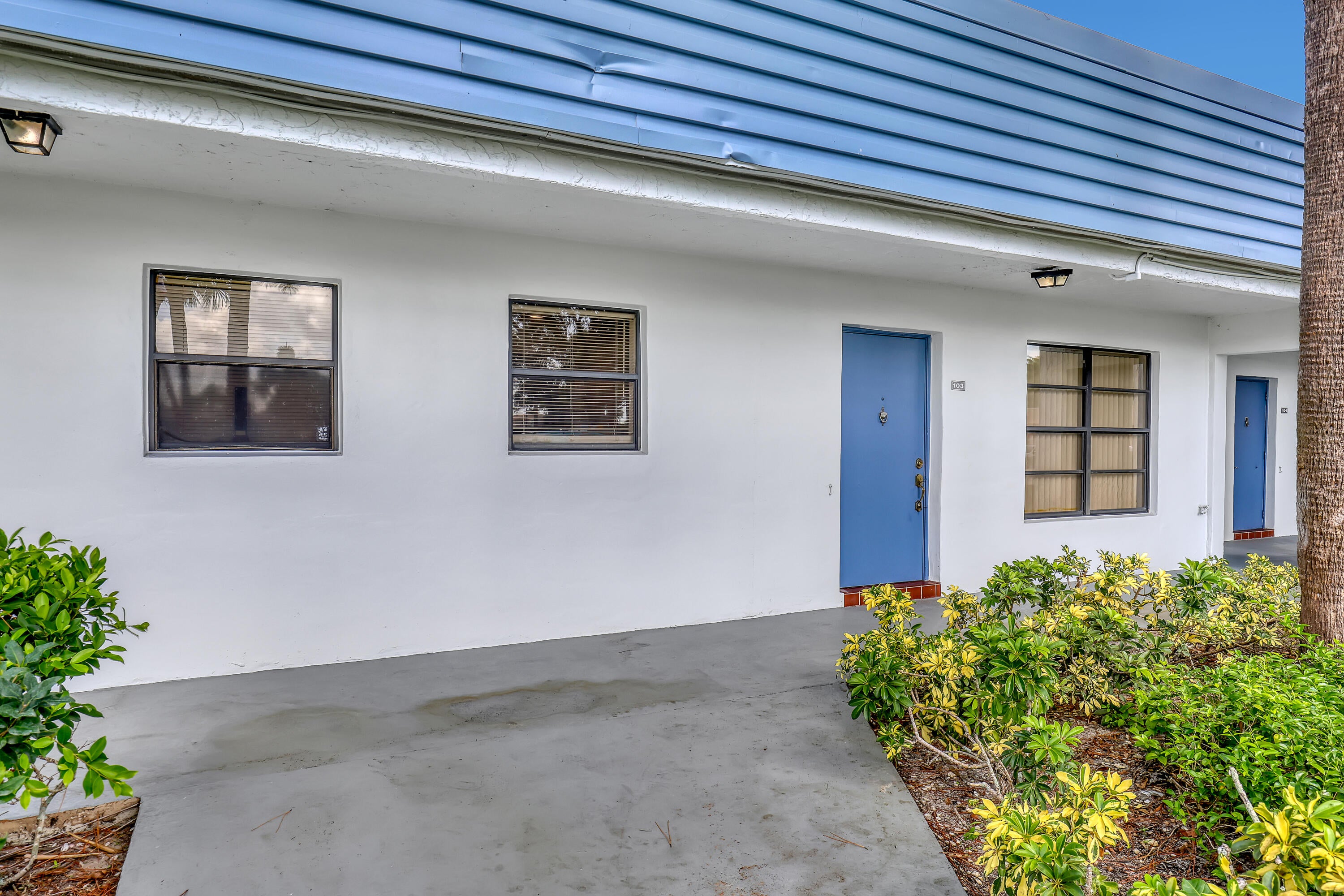4575 LUCERNE LAKES Boulevard 103