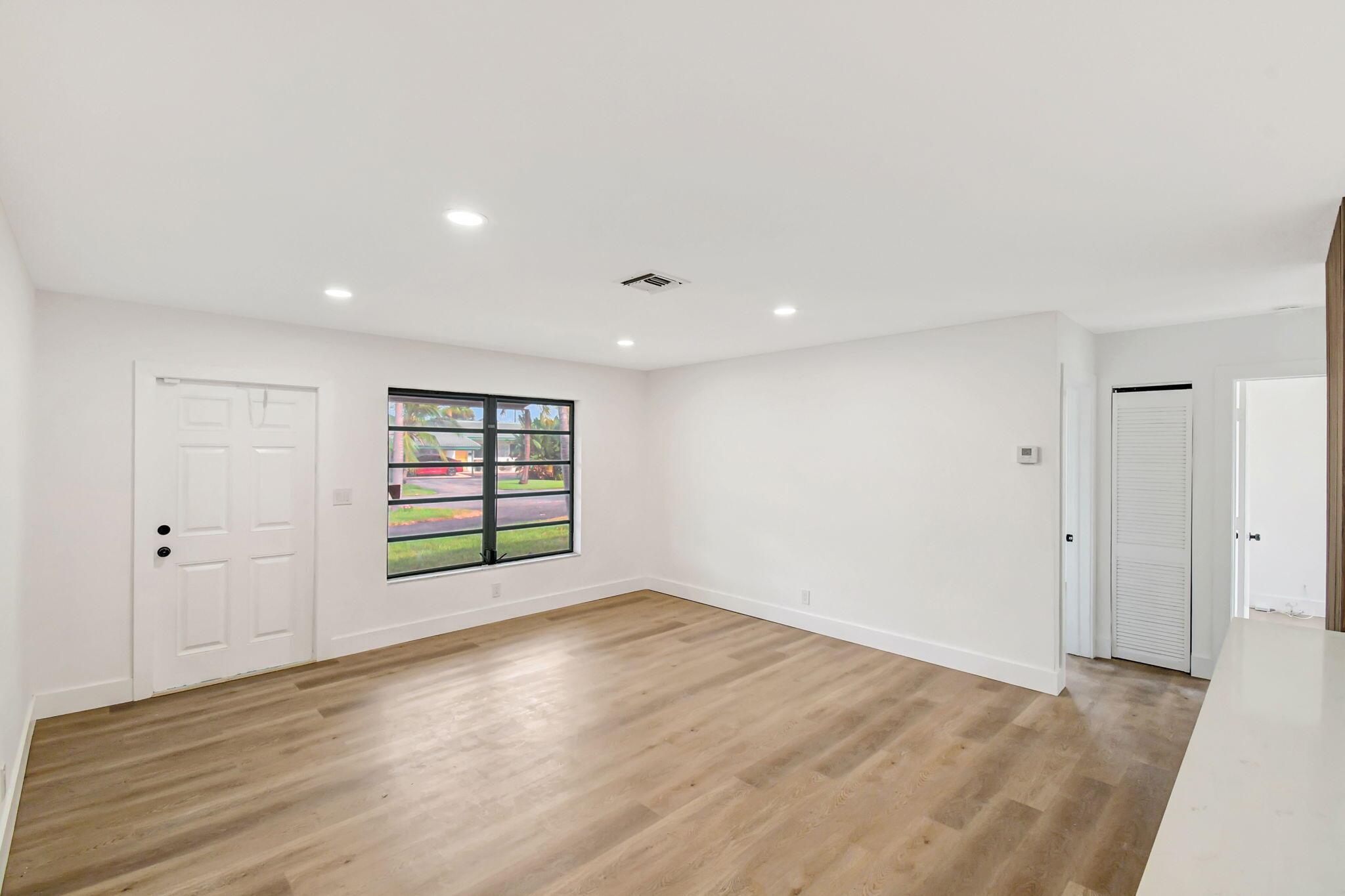 5341 NE 17 Ter Terrace