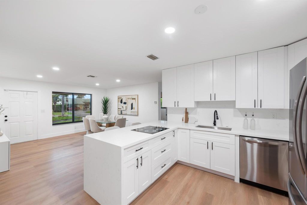 Photo of 5341 NE 17th Terrace, Fort Lauderdale, FL 33334 (MLS # R11115976)