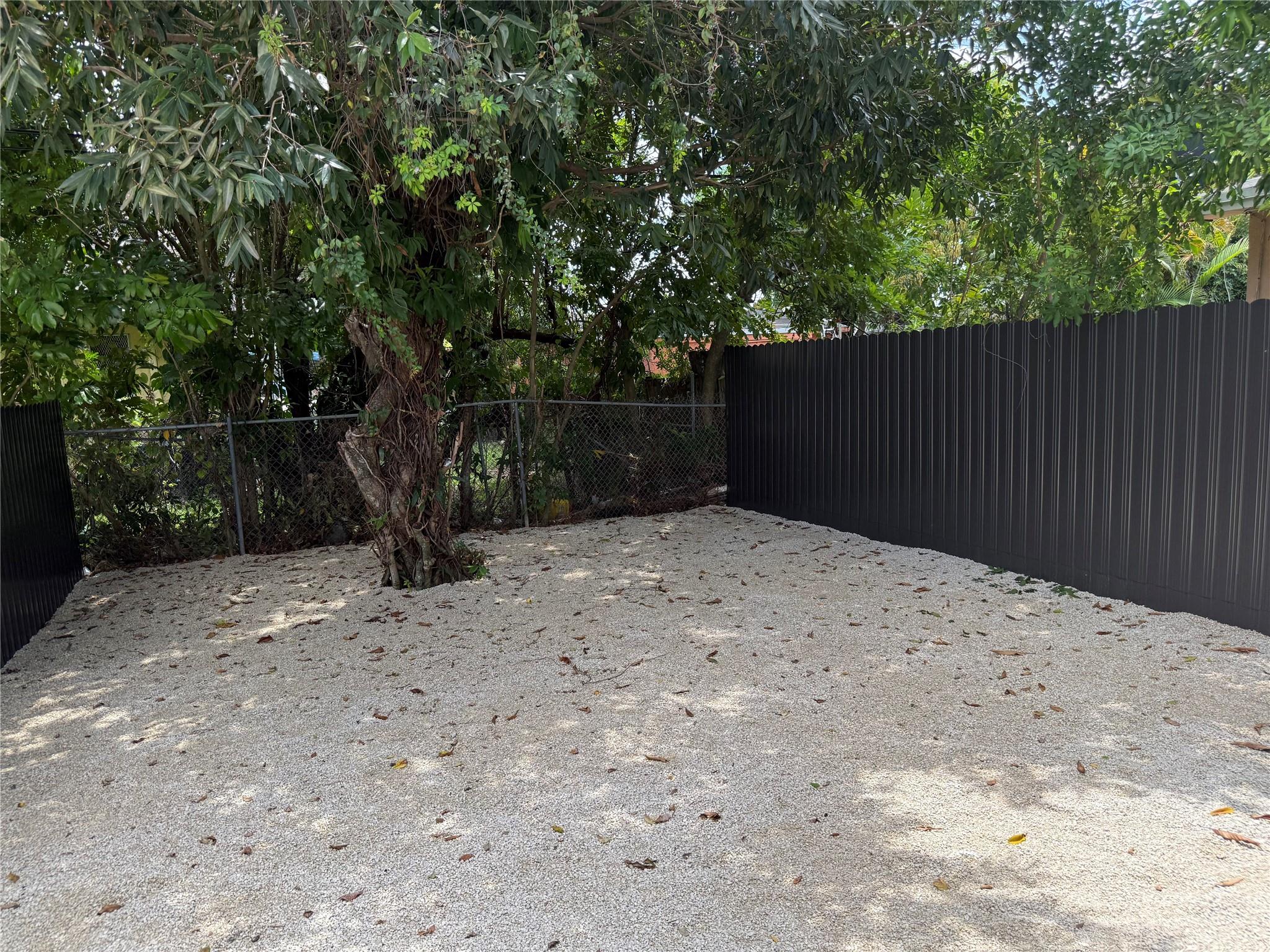 Private fence backyard! 2 bedroom 1 bath duplex with its own washer and dryer . New refrigerator and stove to be installed. Freshly painted. Tankless hot water heater. 1 dog under 35 lbs ok with approval of landlord.