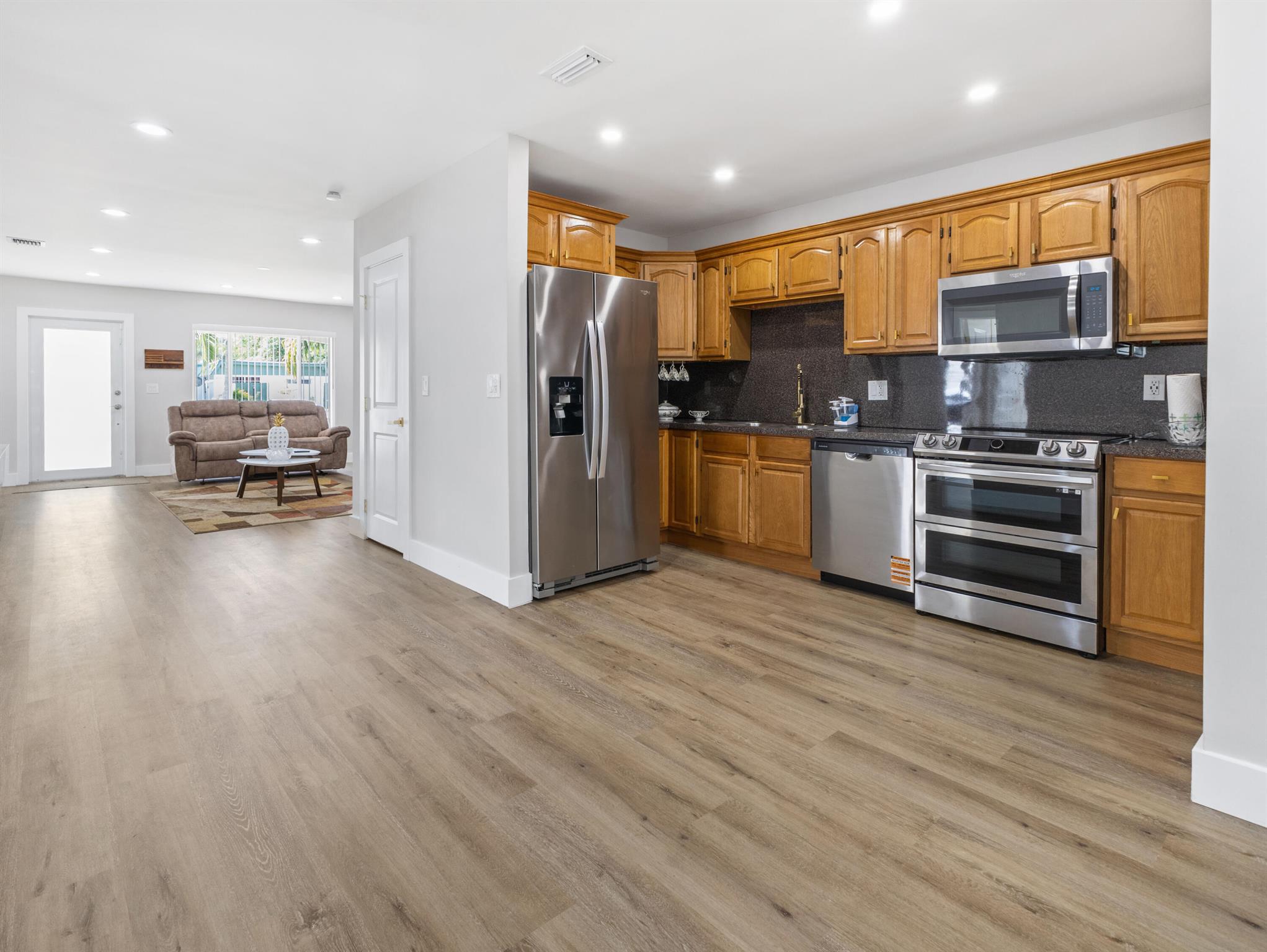 SOUTH SHORE 1 OF WELLINGT - Residential Lease