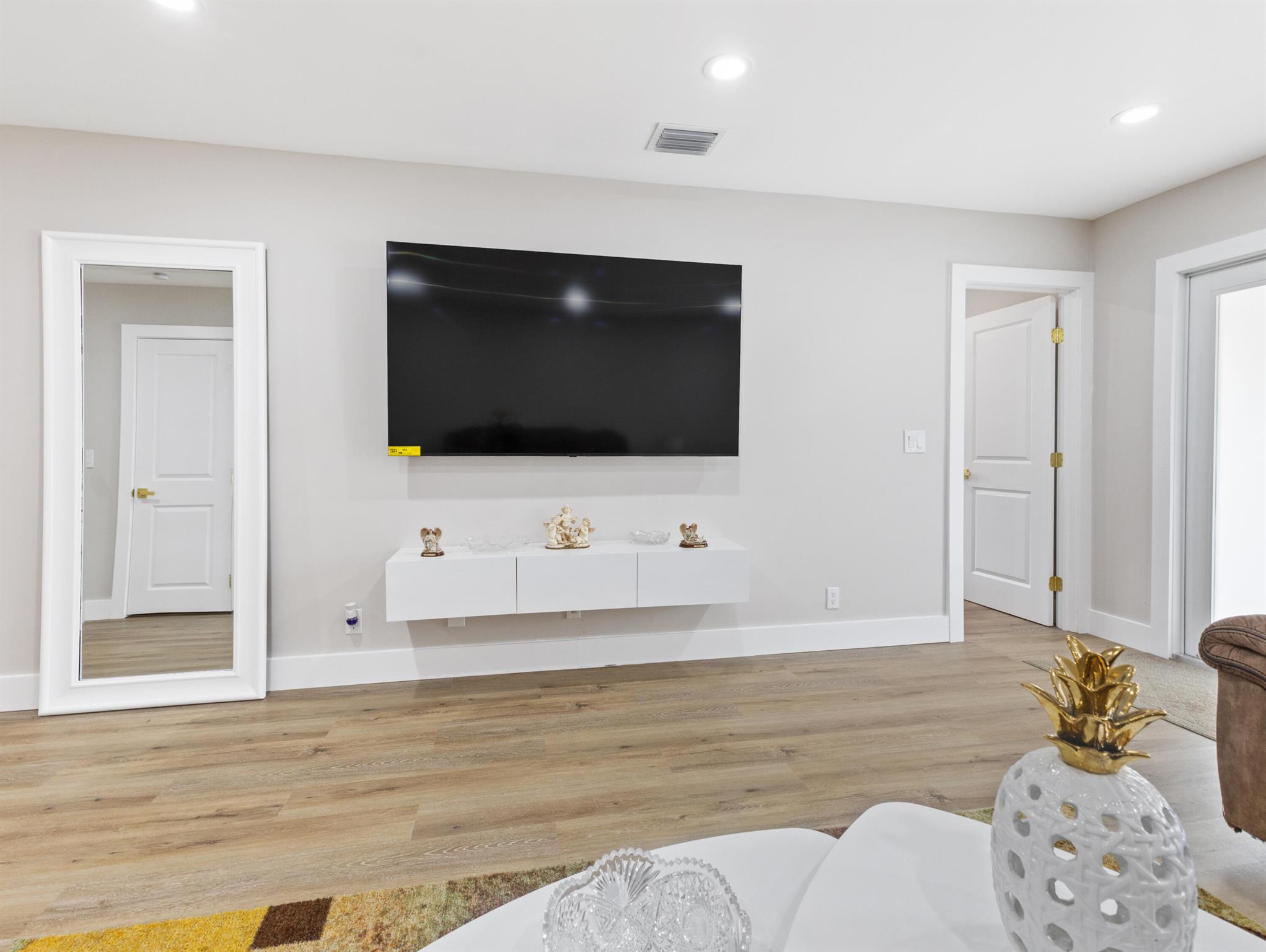 SOUTH SHORE 1 OF WELLINGT - Residential Lease