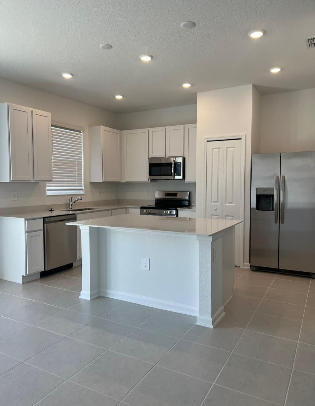 WESTVIEW 22 TH - Residential Lease