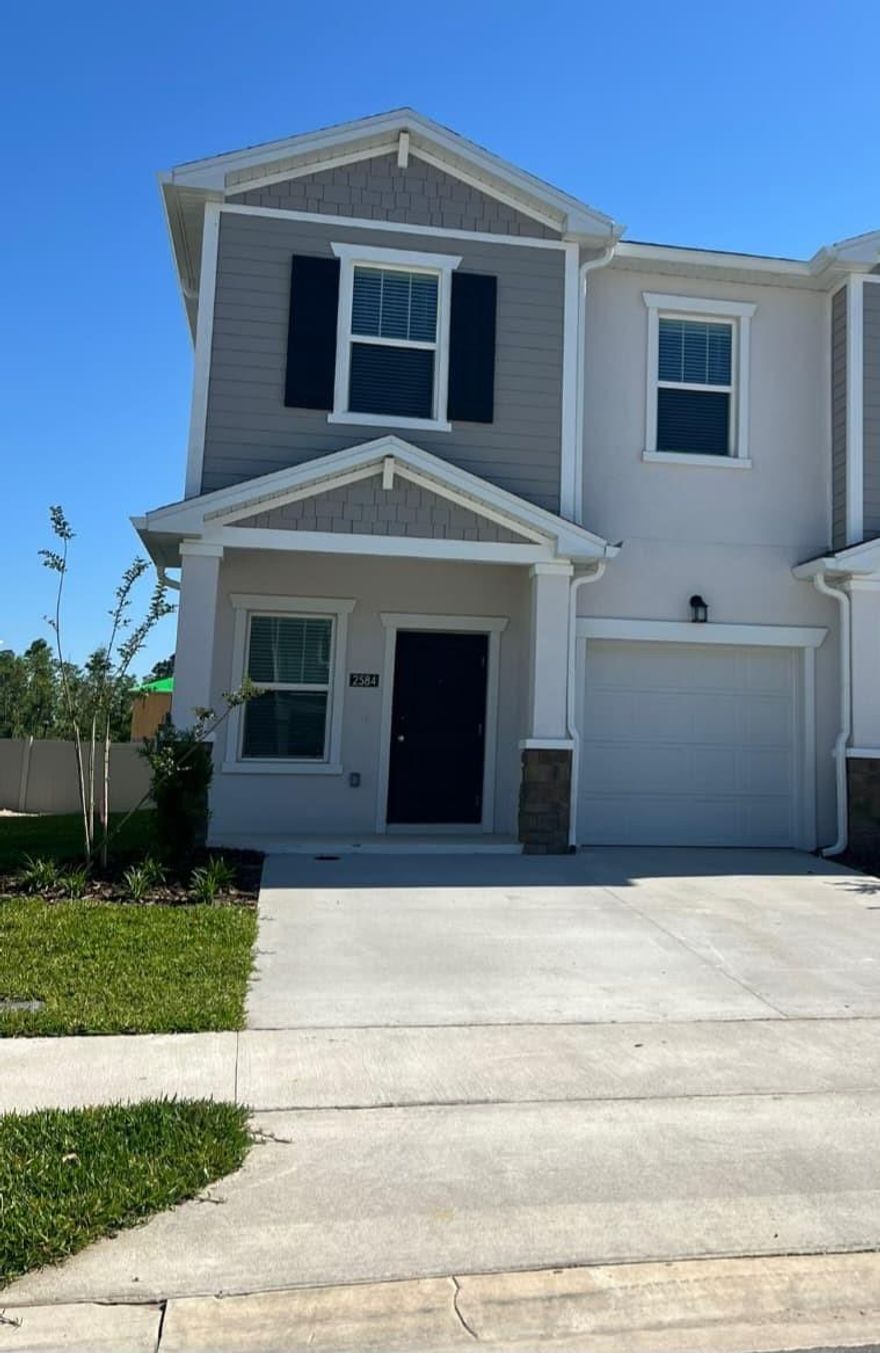 GET 50% off your first month’s rent! The BRAND NEW Sienna two-story corner townhome features 3 bedrooms, 2.5 baths, a 1-car garage, and a flex space ideal for guests or a home office. The first floor offers an open kitchen, dining, and great room leading to a lanai. Upstairs, a loft separates the owner’s suite with a full bath from the other bedrooms. Located in Westview, a master-planned, pet-friendly community in Poinciana, FL. Enjoy amenities like a pool, clubhouse, dog park, and sports fields. Near Lake Marion Creek’s hiking trails and Poinciana’s shopping, dining, and entertainment.