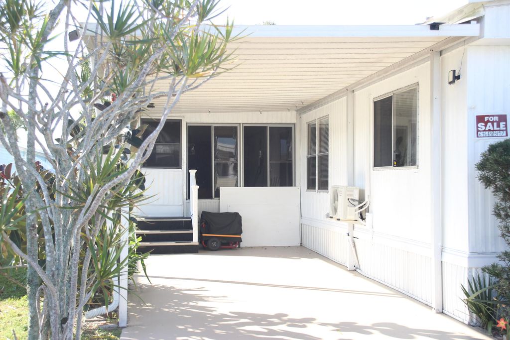 Photo of 58009 Bahama Bay, Boynton Beach, FL 33436 (MLS # R11168547)