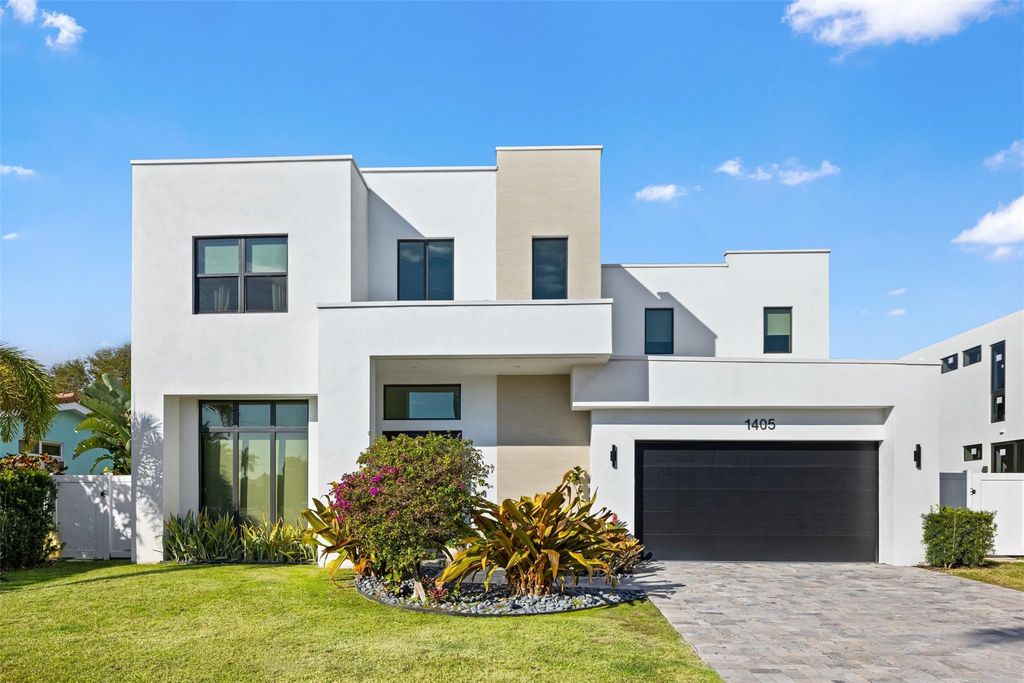 Photo of 1405 NE 4th Avenue, Boca Raton, FL 33432 (MLS # F10551325)