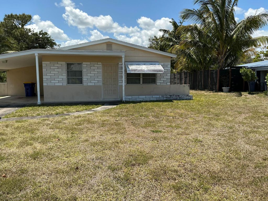 Photo of 19066 SE Homewood Avenue, Jupiter, FL 33469 (MLS # R11082876)