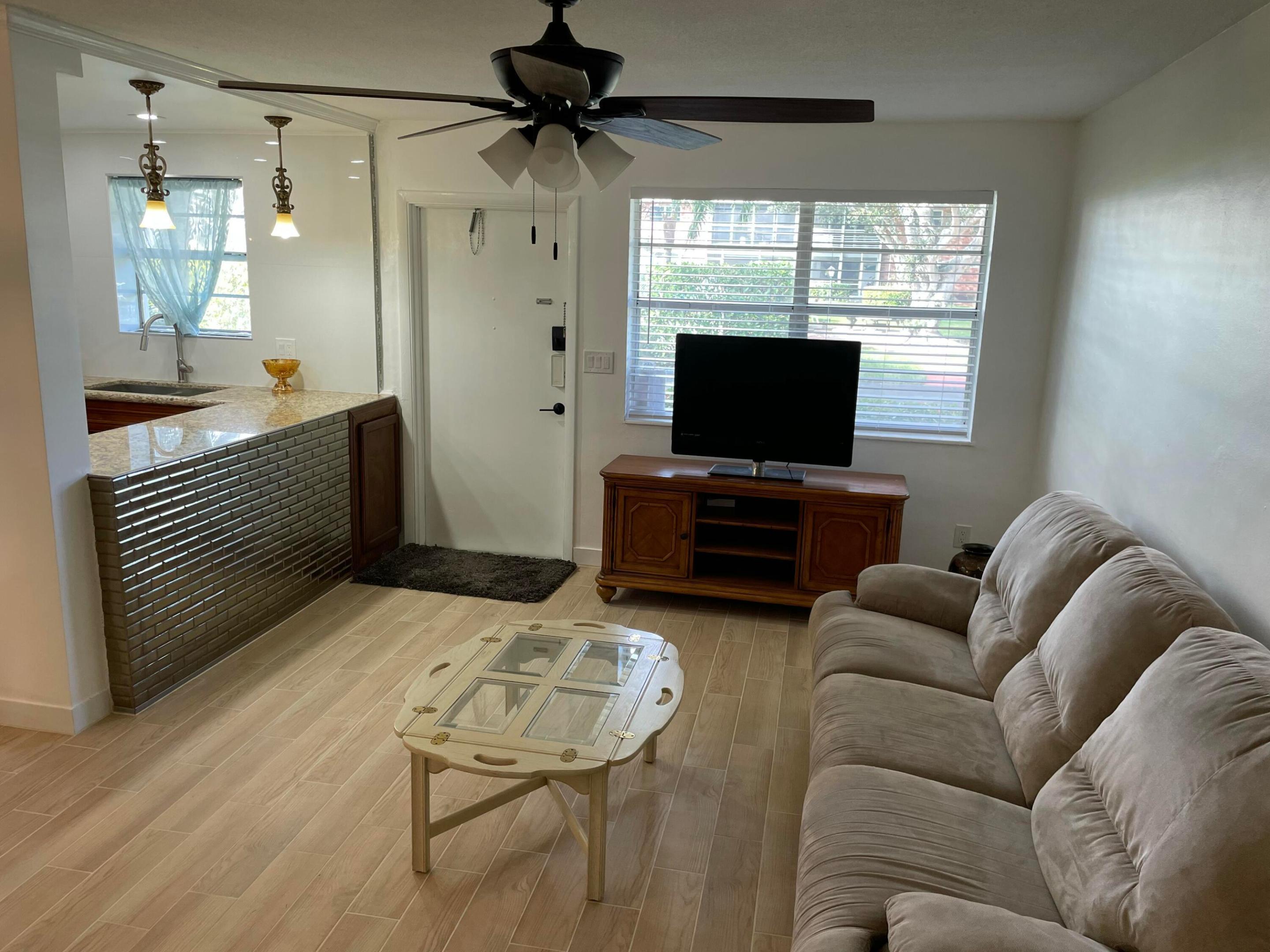 PALM ROYAL APTS INC CONDO - Residential Lease