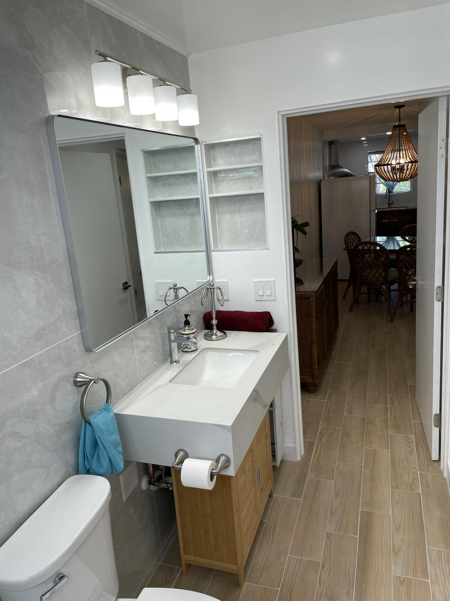 PALM ROYAL APTS INC CONDO - Residential Lease