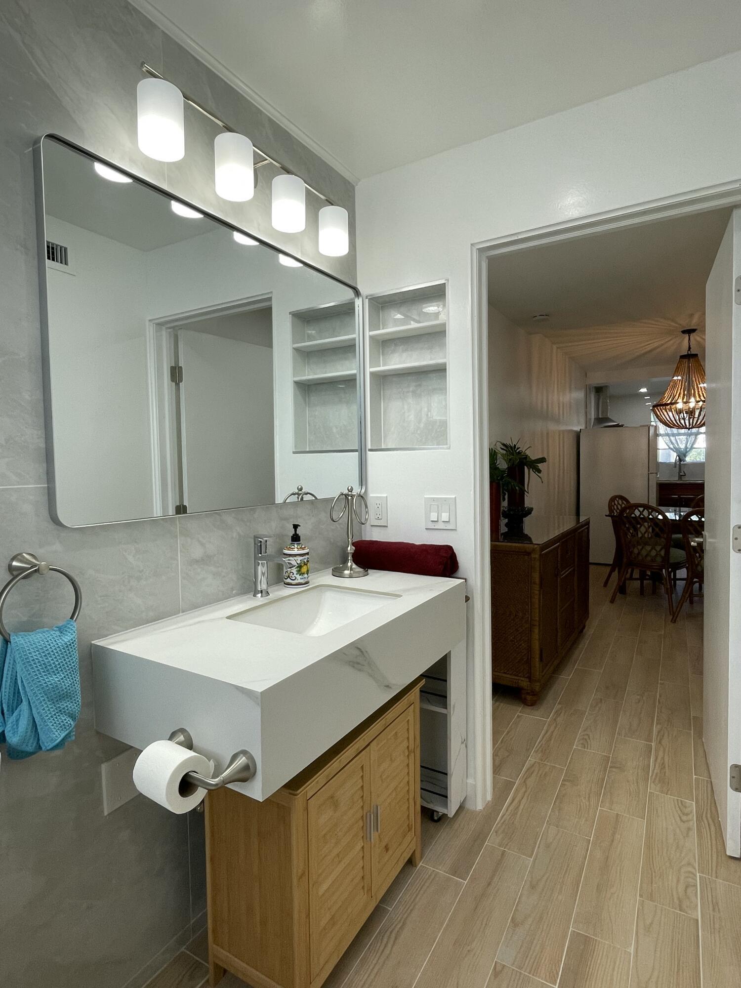 PALM ROYAL APTS INC CONDO - Residential Lease