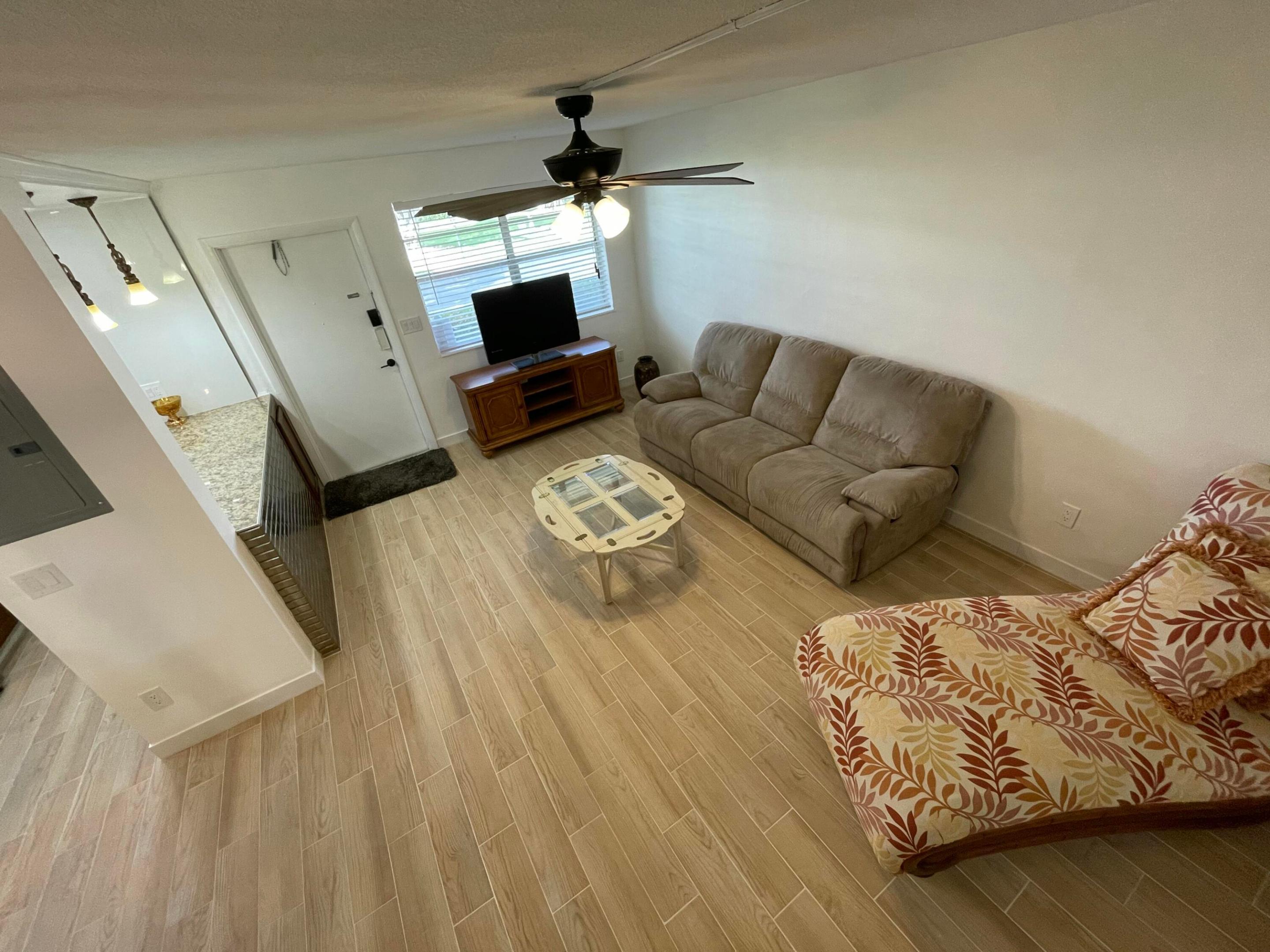 PALM ROYAL APTS INC CONDO - Residential Lease