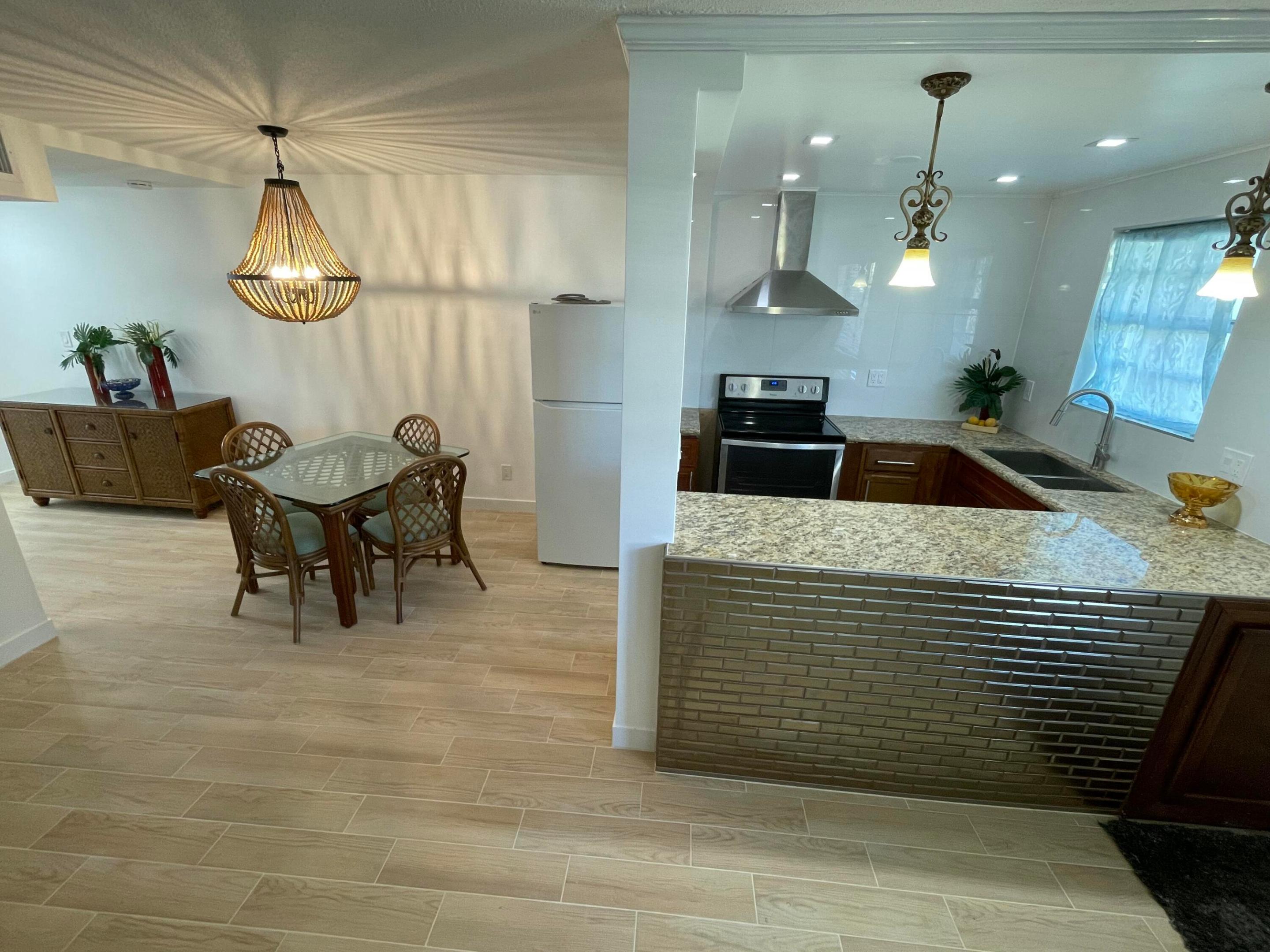PALM ROYAL APTS INC CONDO - Residential Lease