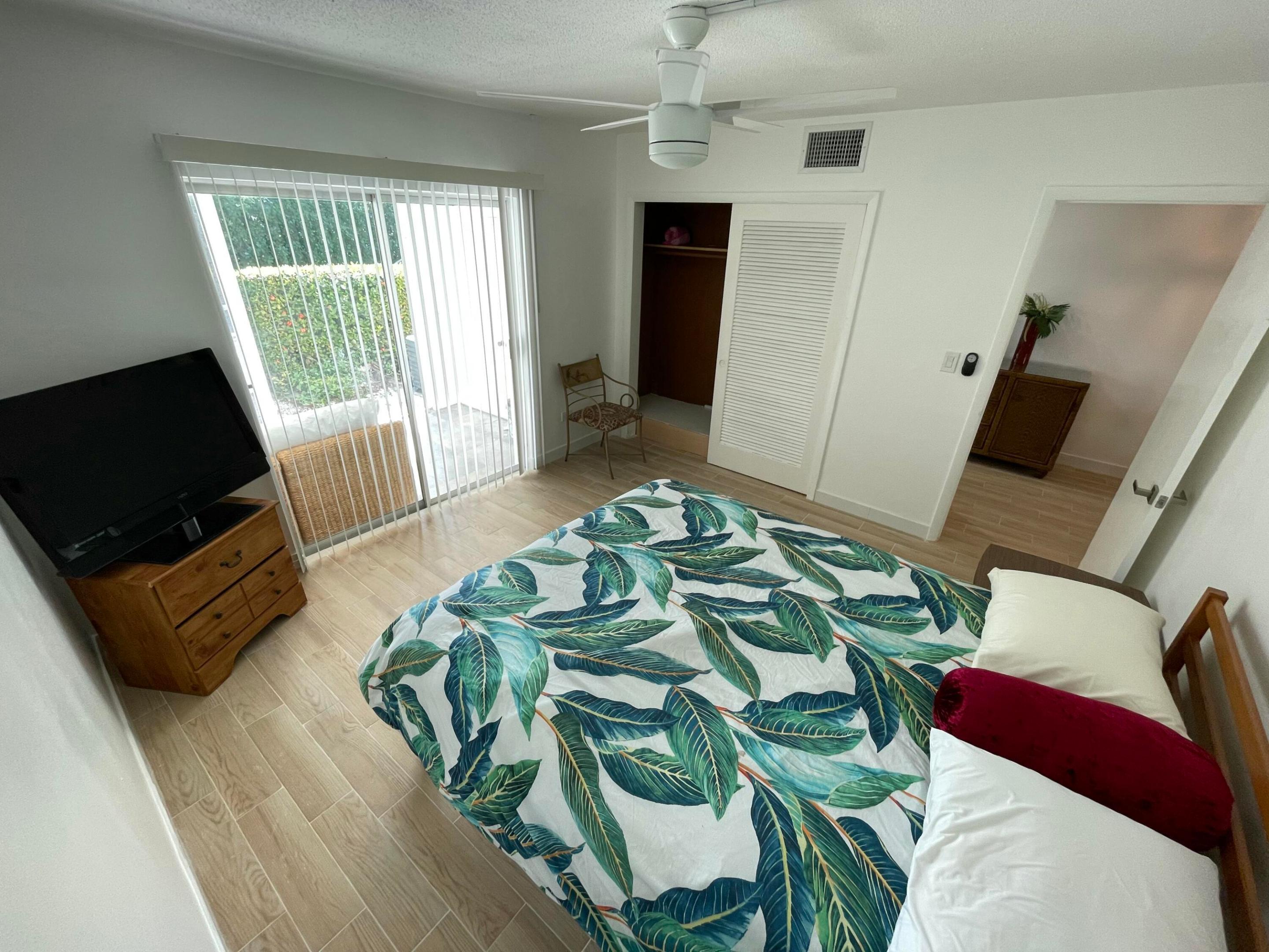 PALM ROYAL APTS INC CONDO - Residential Lease