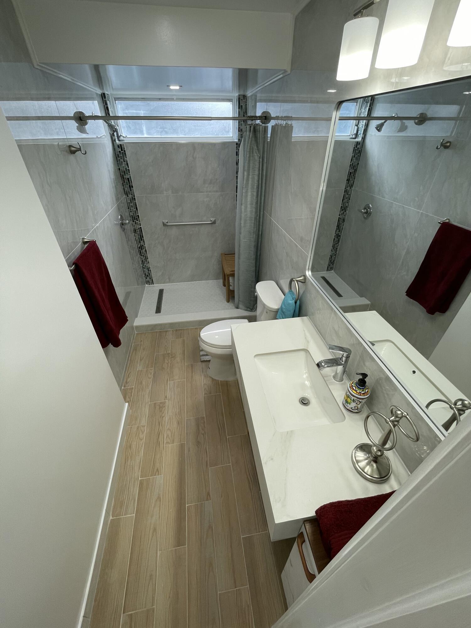 PALM ROYAL APTS INC CONDO - Residential Lease