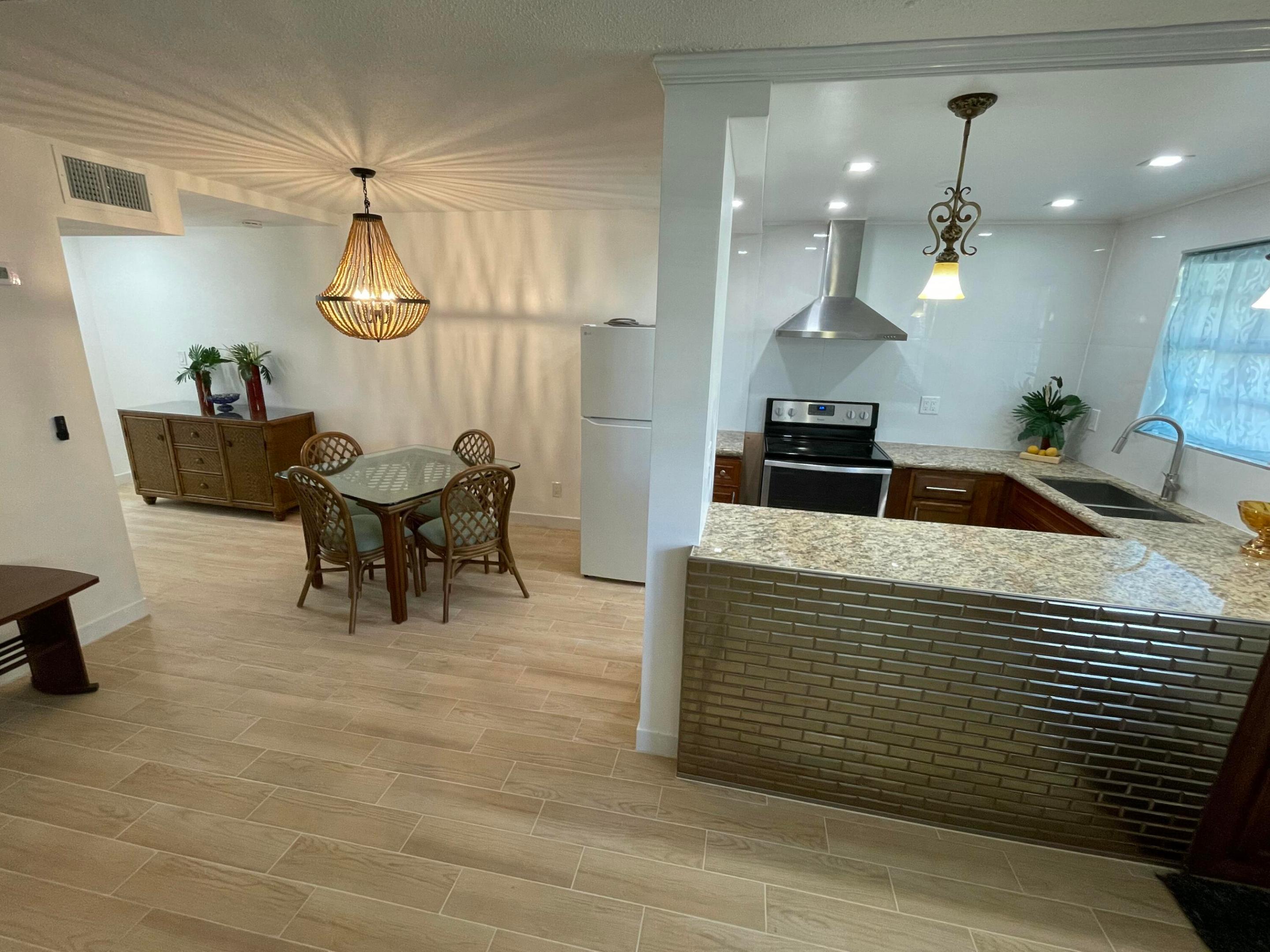 PALM ROYAL APTS INC CONDO - Residential Lease