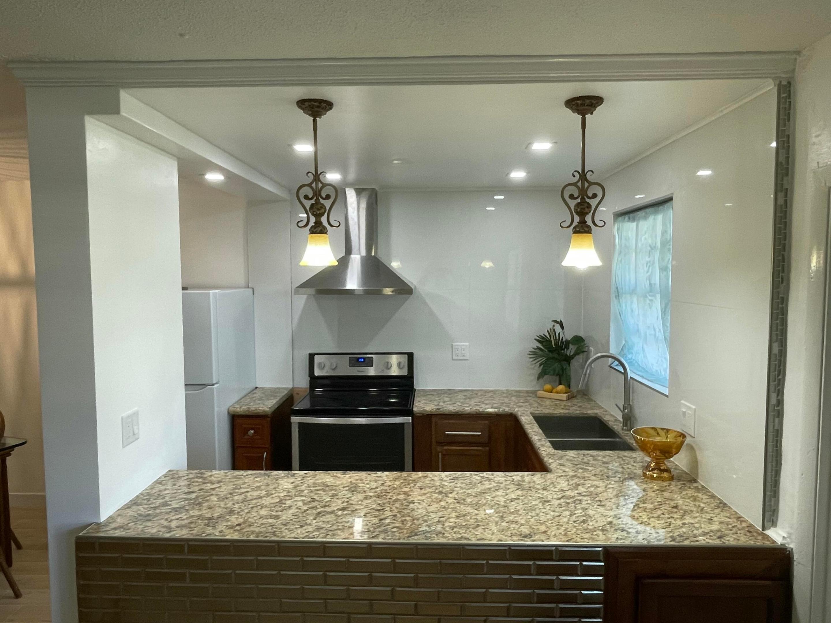 PALM ROYAL APTS INC CONDO - Residential Lease
