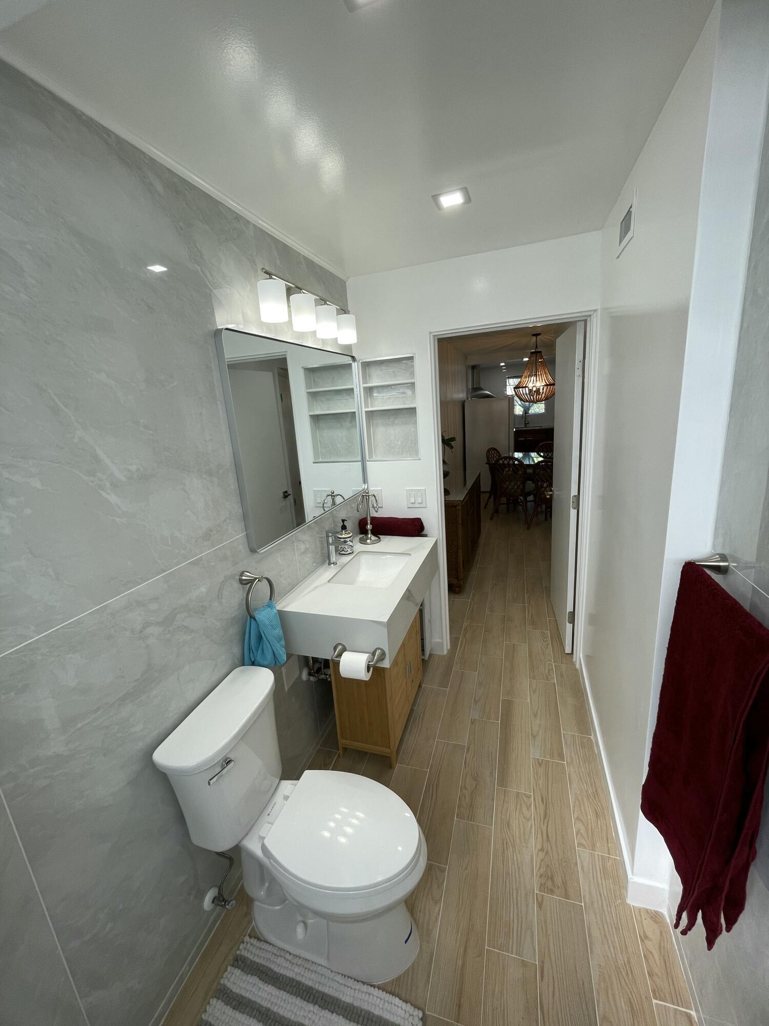 PALM ROYAL APTS INC CONDO - Residential Lease