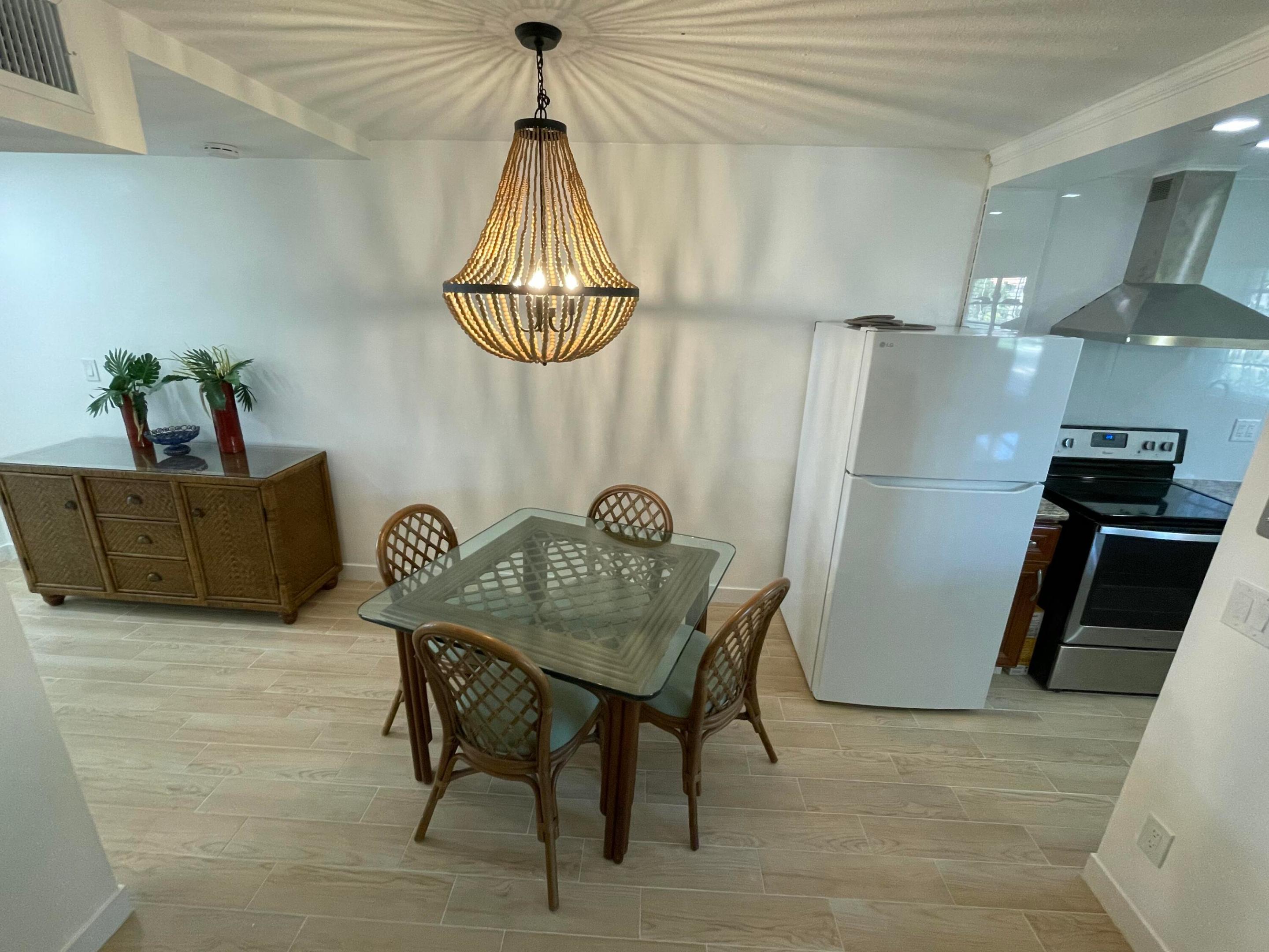 PALM ROYAL APTS INC CONDO - Residential Lease