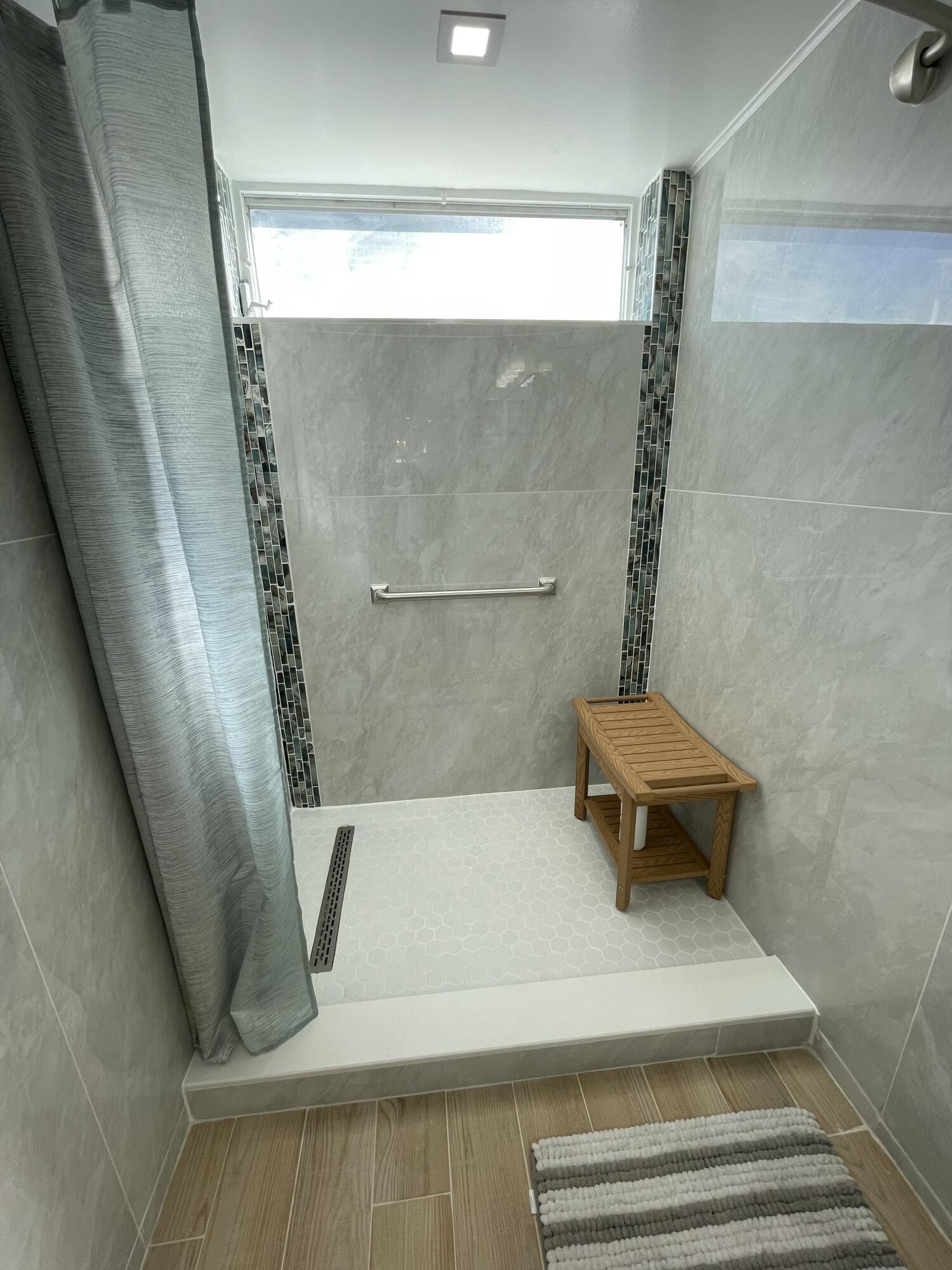 PALM ROYAL APTS INC CONDO - Residential Lease
