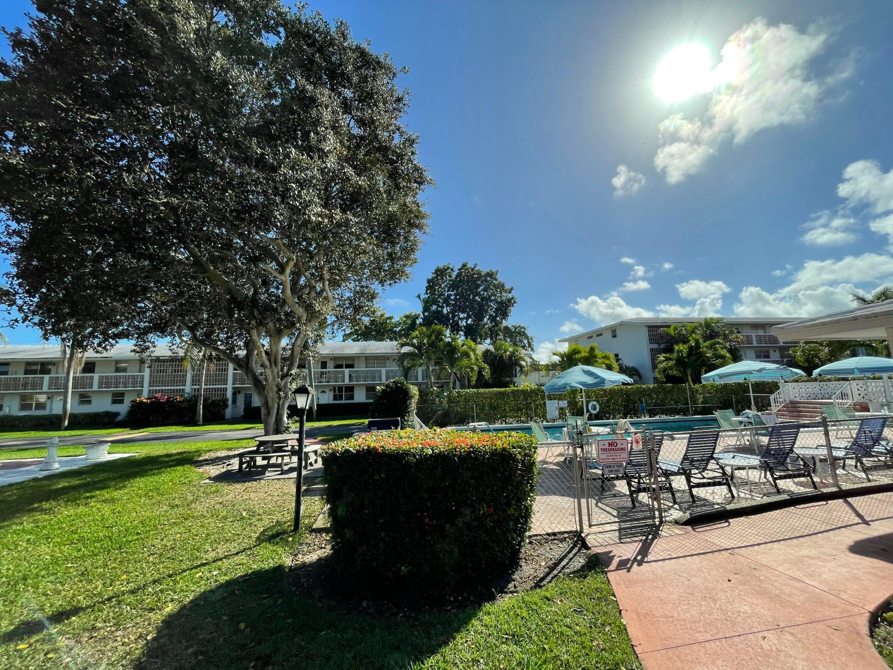 PALM ROYAL APTS INC CONDO - Residential Lease