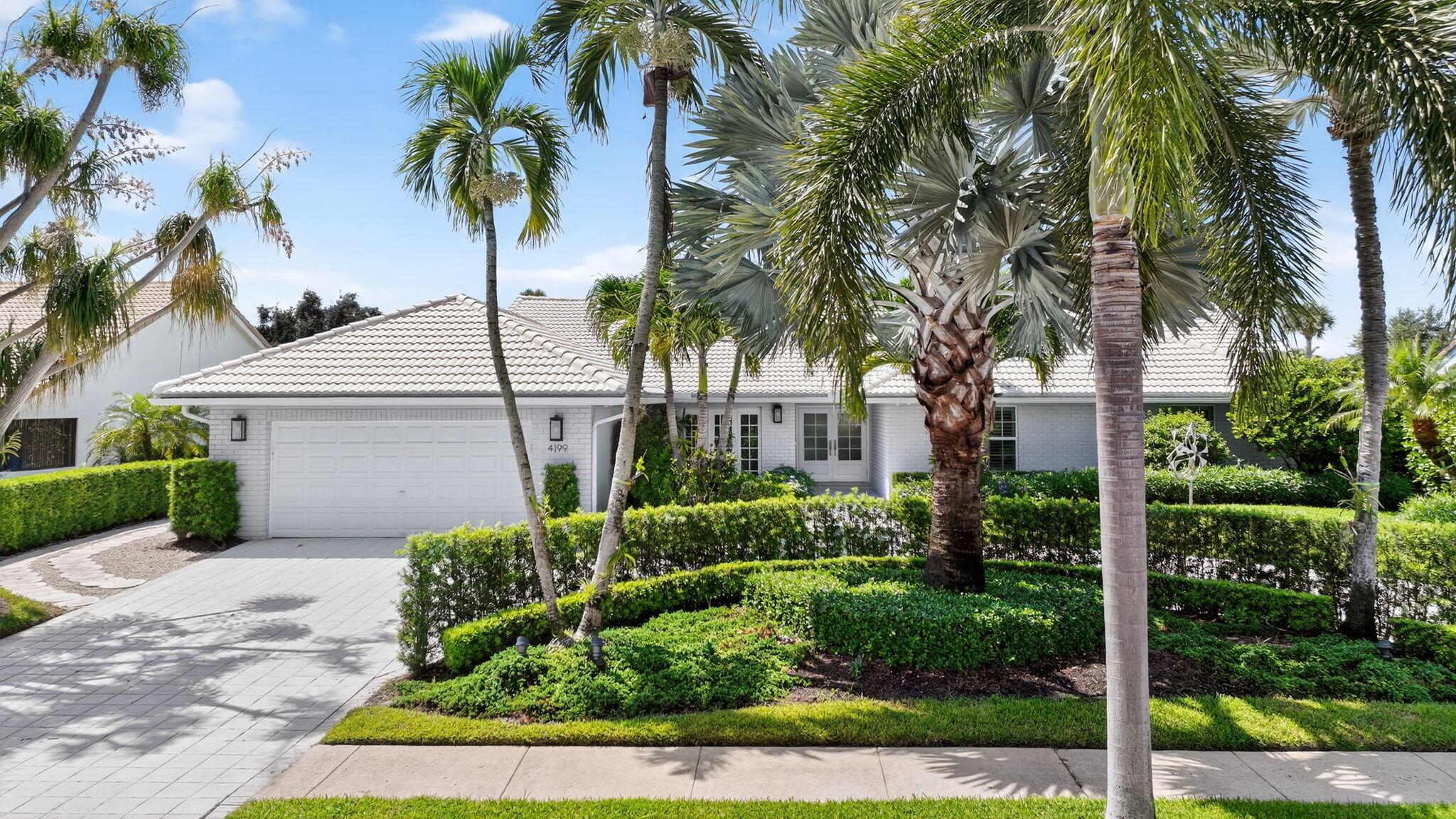 4199 Bocaire Boulevard