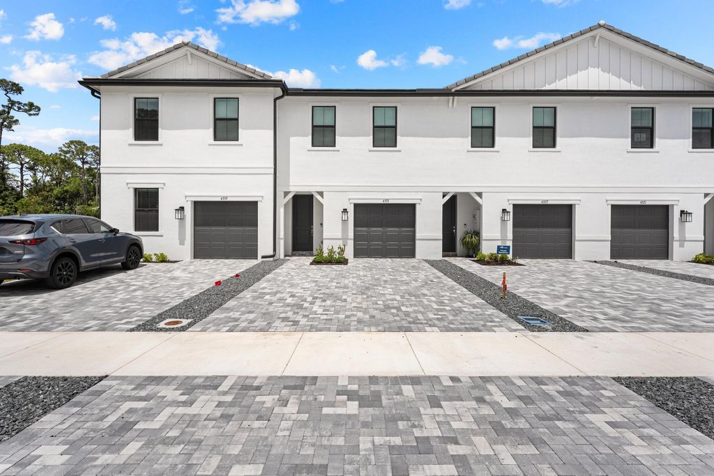 Photo of 4333 Efendi Drive, Lantana, FL 33462 (MLS # B26016923)
