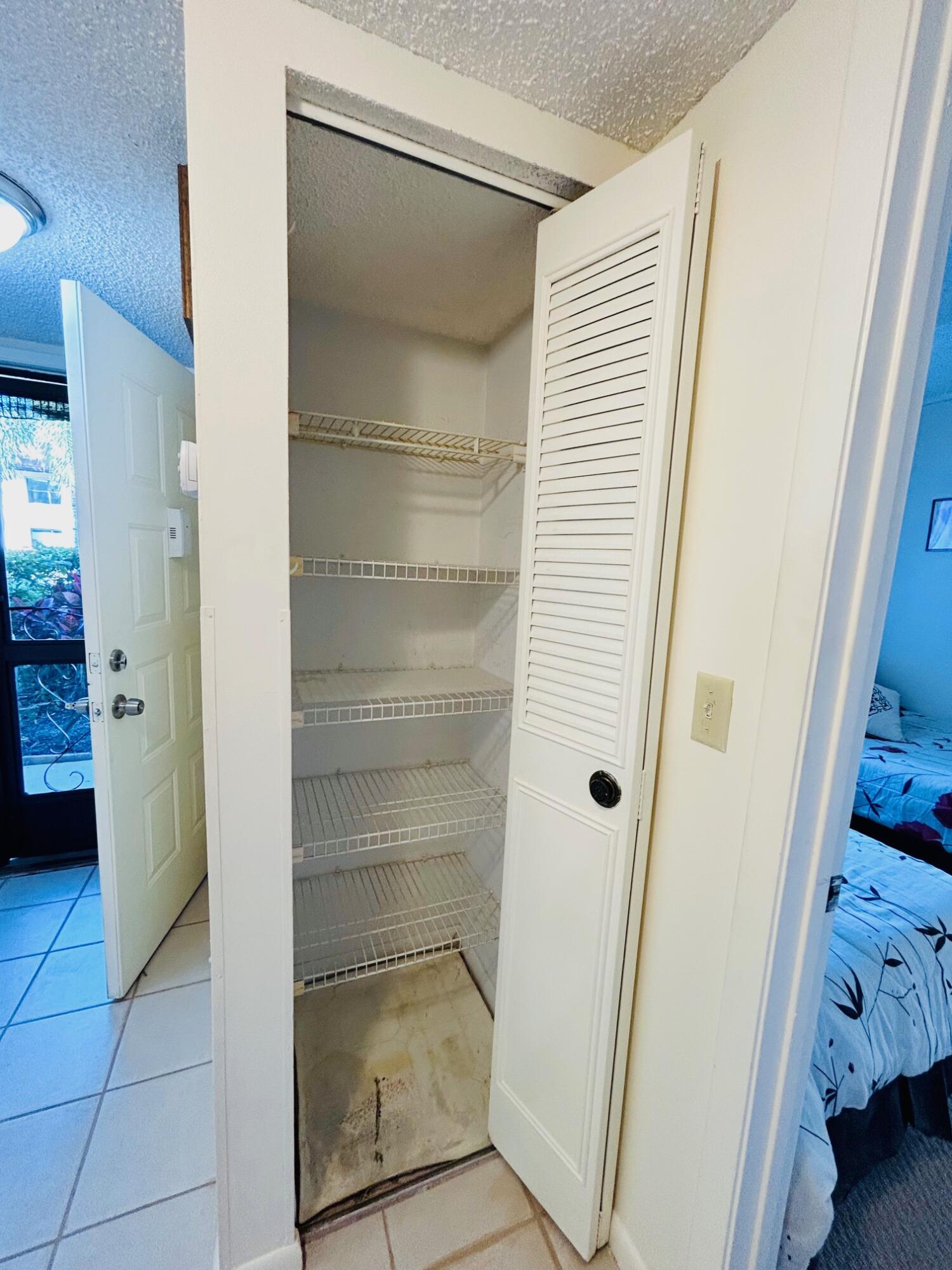 LUCERNE LAKES GOLF COLONY CONDOS 1 THRU 12 AND 14 - Residential