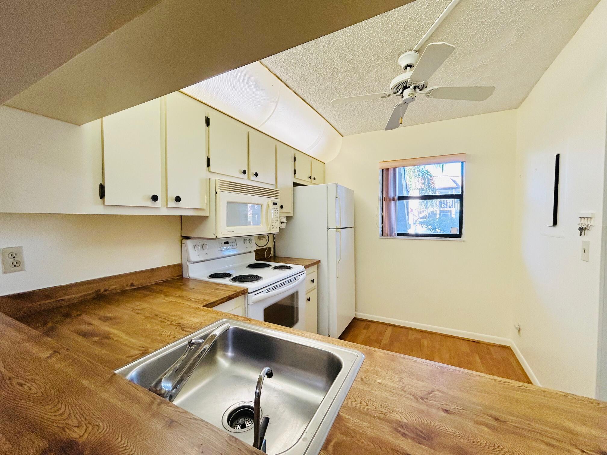 7214 Golf Colony Court 101