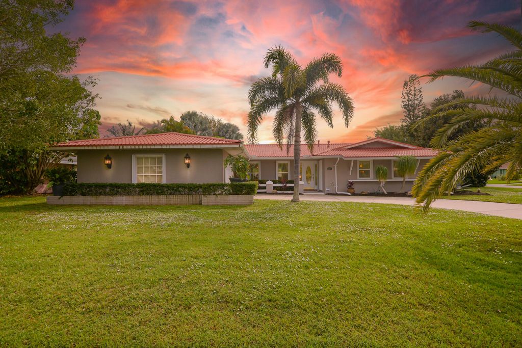 Photo of 184 NE Caprona Avenue, Port St Lucie, FL 34983 (MLS # R10848918)