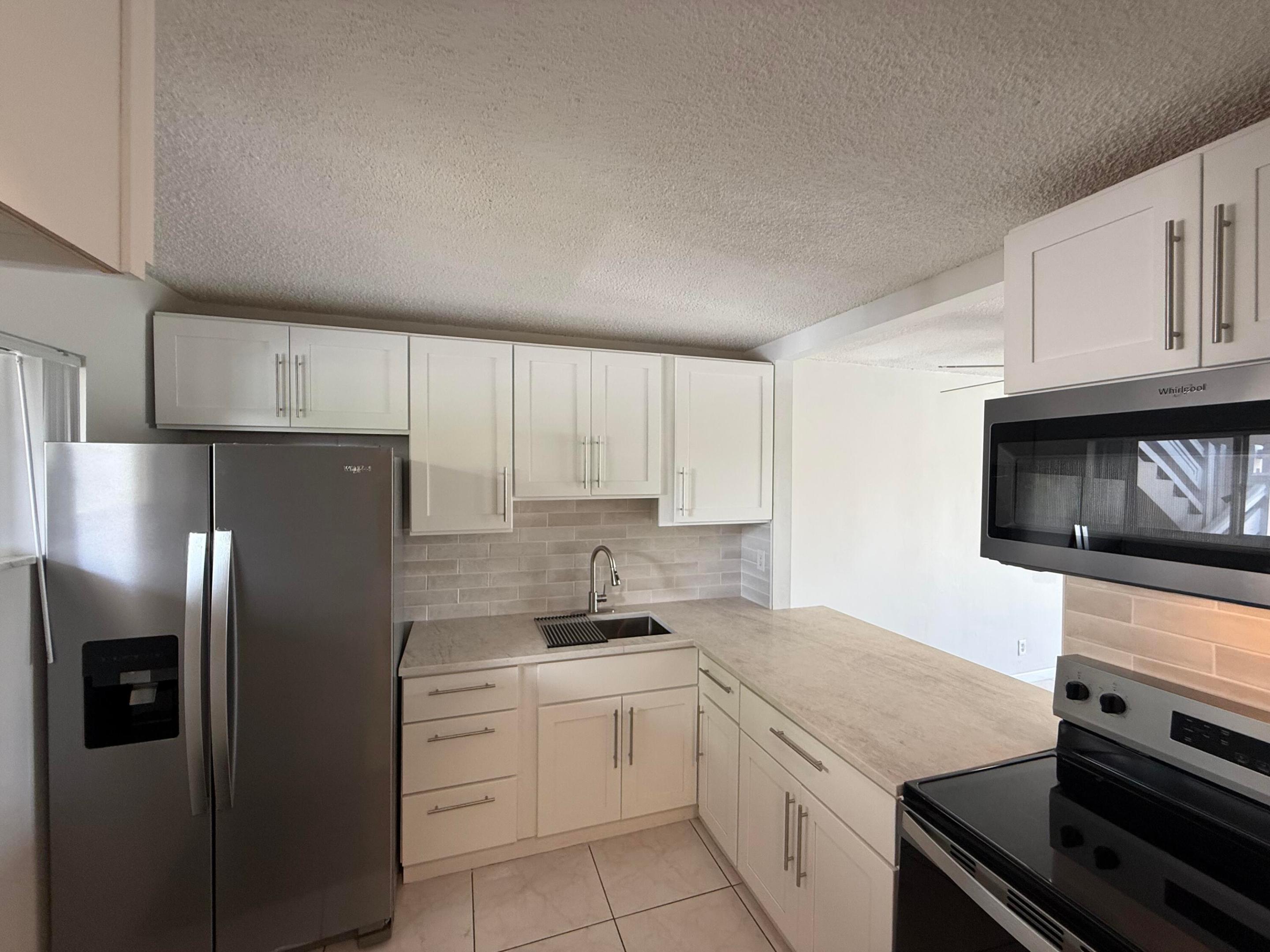 LAKE CLARKE GARDENS CONDO 5 - Residential