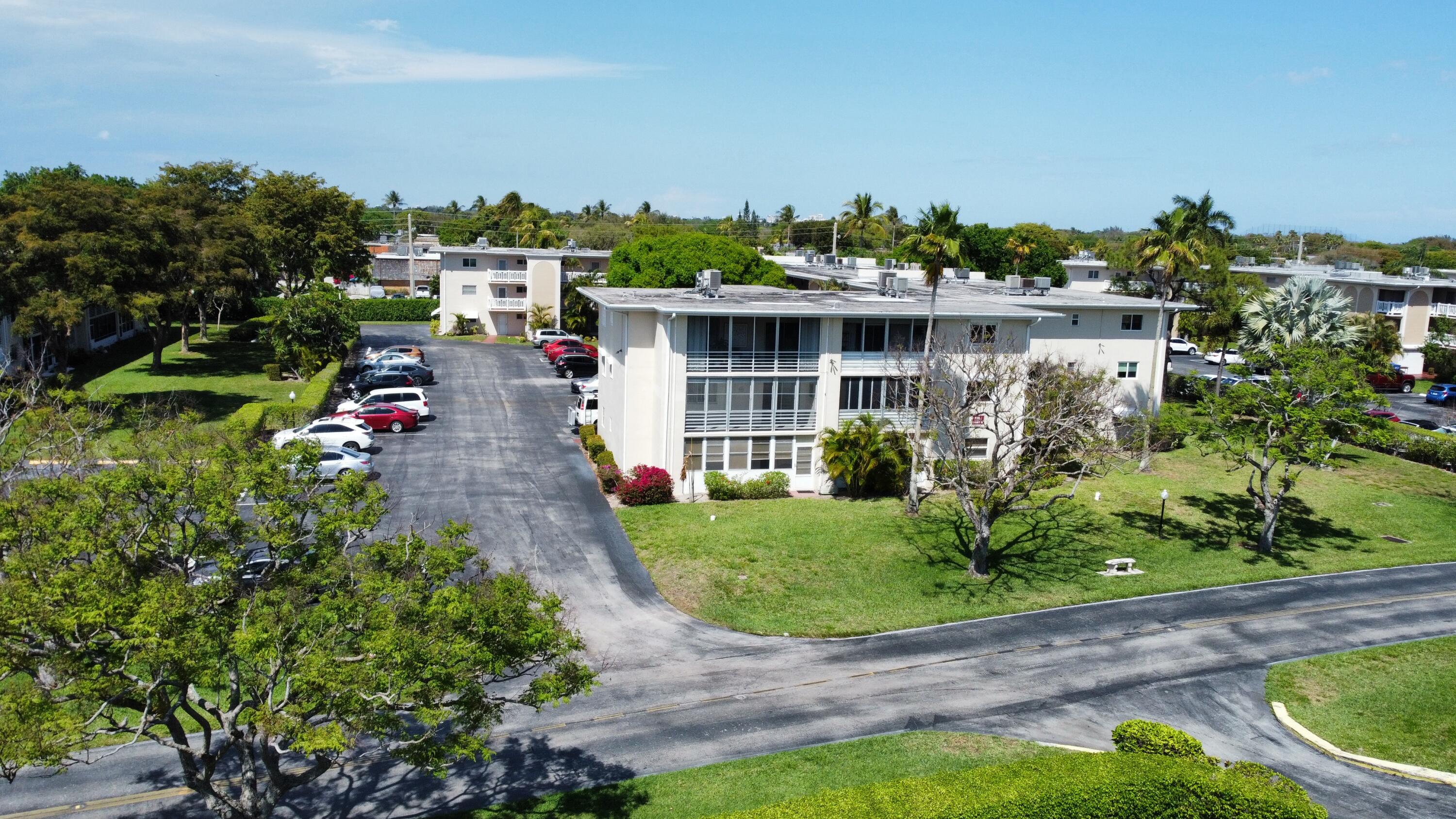 LAKE CLARKE GARDENS CONDO 5 - Residential