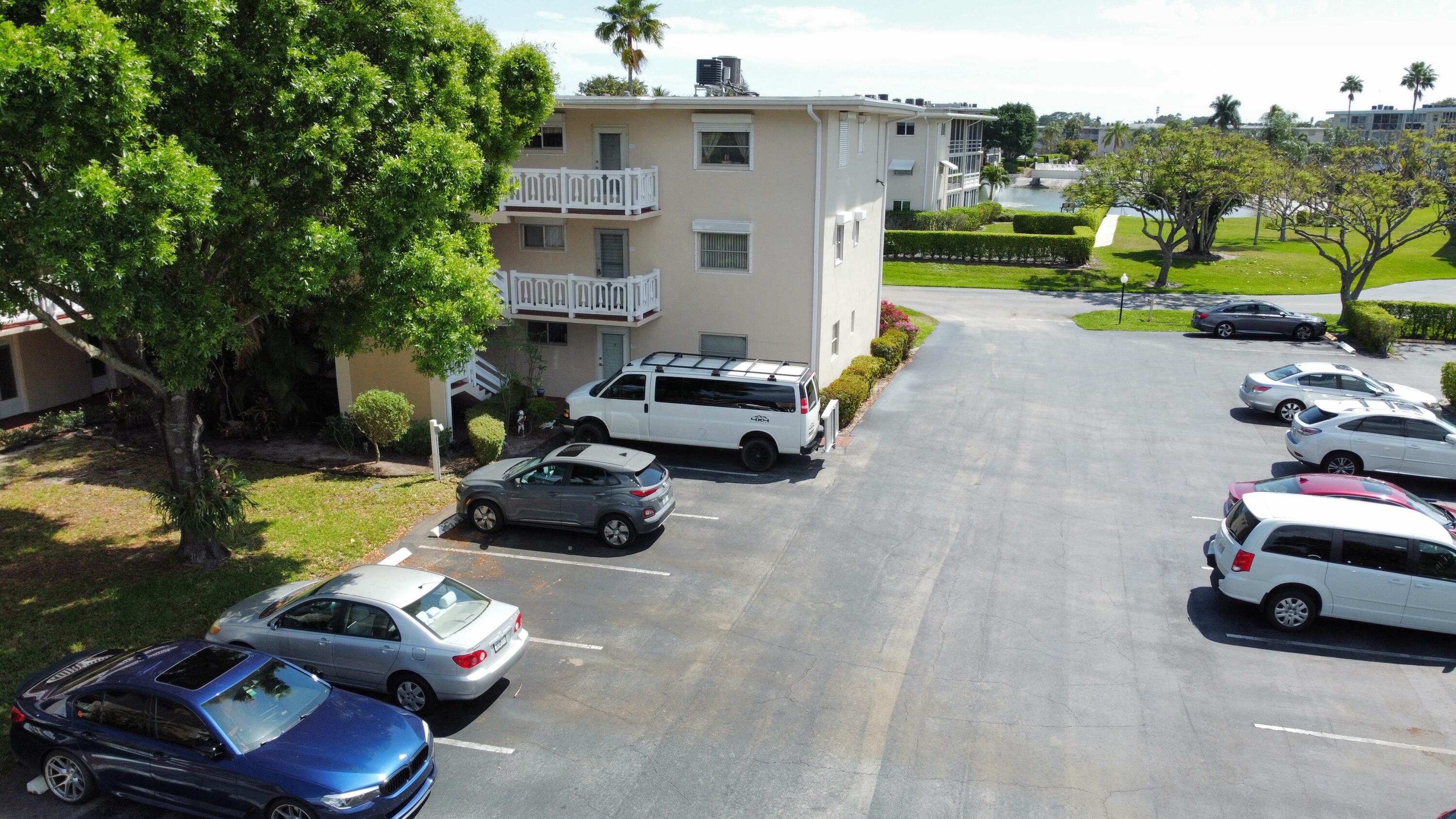 LAKE CLARKE GARDENS CONDO 5 - Residential