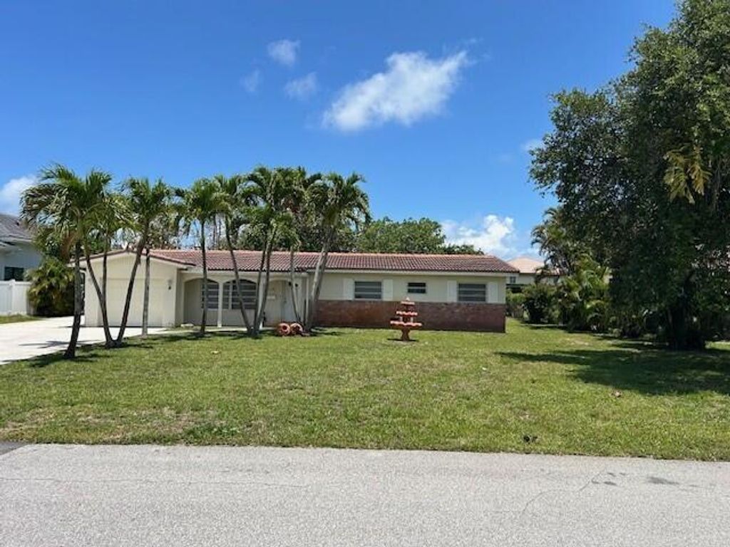Photo of 4084 NW Nw 4th Ave, Boca Raton, FL 33431 (MLS # R11088189)