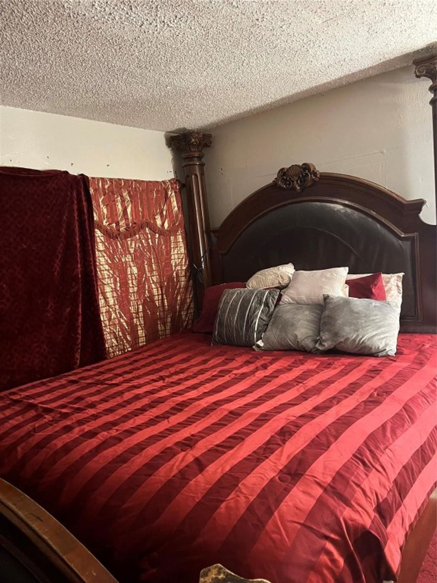 LEADING YOU HOME TO A CLEAN FULLY FURNISHED ROOMMATE OPPORTUNITY. THIS BEDROOM RENTAL COMESWITH A PRIVATE ENTRANCE INCLUDING SHARED FULL BATHROOM, KITCHEN, WASHERAND DRYER WITHIN A QUIET NEIGHBORHOOD. ALL UTILITIES INCLUDED IN THE RENT: ELECTRICITY, WATER &INTERNET!!!! NEAR GROCERY STORES, PUBLIC TRANSPORTATION, SHOPPING CENTERS, PHARMACIES,RESTAURANTS AND ONLY 15 MINS AWAY FROM FORT LAUDERDALE INTERNATIONAL AIRPORT!!!