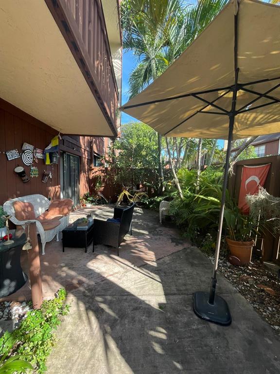 Snapper Village Townhouse, located in the center of Kendall, right next to the Turnpike, in a pet-friendly neighborhood and secure complex with wonderful living areas, pool, is waiting to be home to it's new owners. The property has it's own private outside patio surrounded by palm trees beautifully decorated ideal for bbq parties and more. Newer appliances and a brand-new air-conditioning unit. There are various social opportunities in the site, which is close to high quality schools and shopping centers in its immediate vicinity. Baptist Hospital, Florida International University, Miami Dade College, and Dadeland Mall are some of them. There is an additional 3rd room on the entry level which was transformed from a diner.
