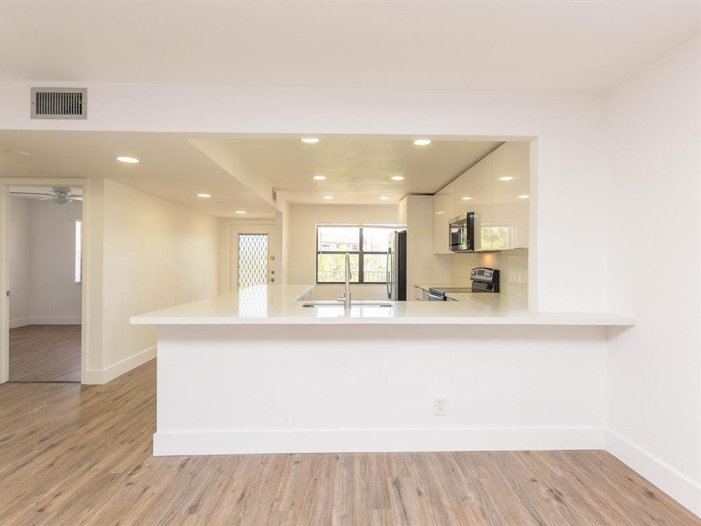 2704 NW 104th Ave 306