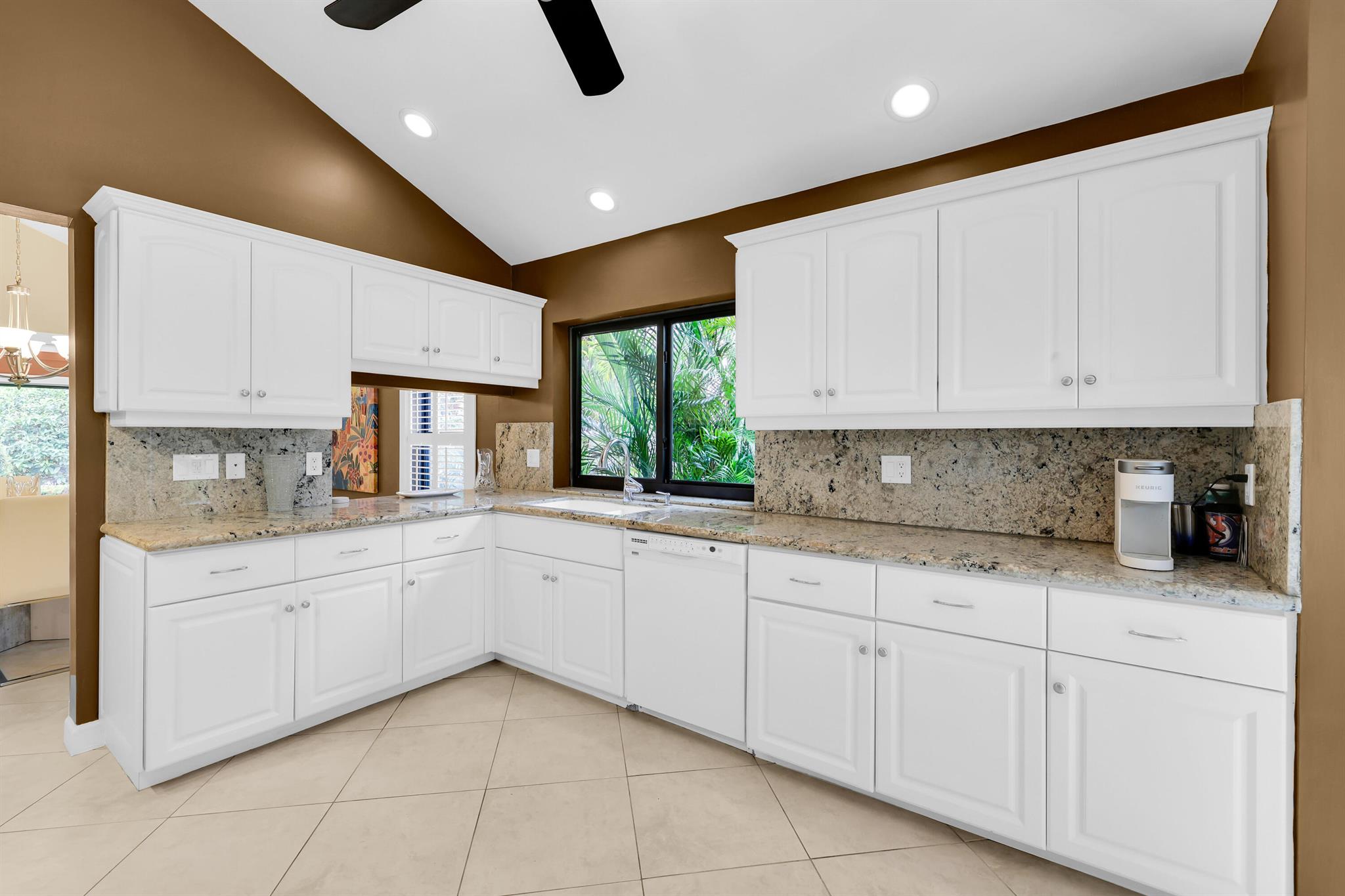 VILLA DESTE CONDO - Residential