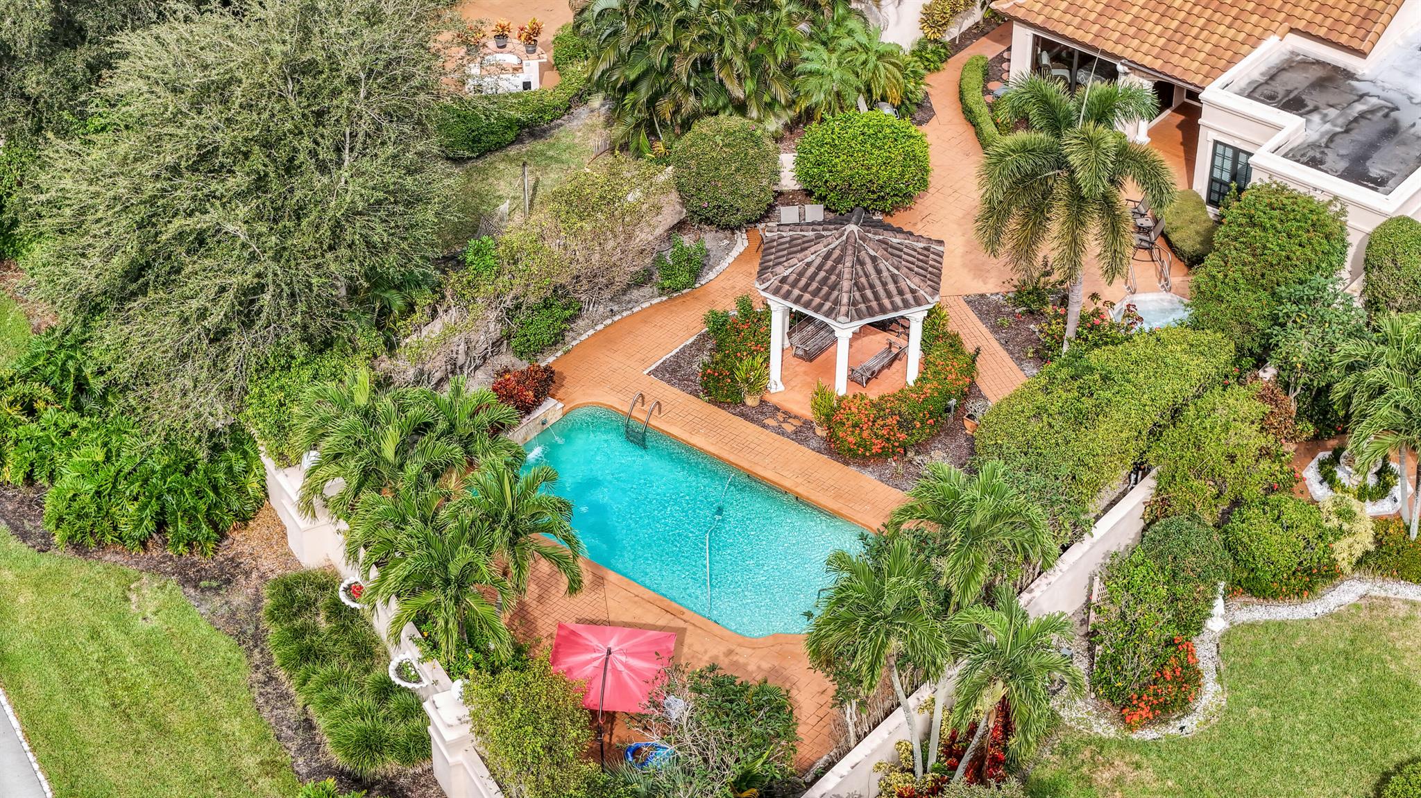 VILLA DESTE CONDO - Residential