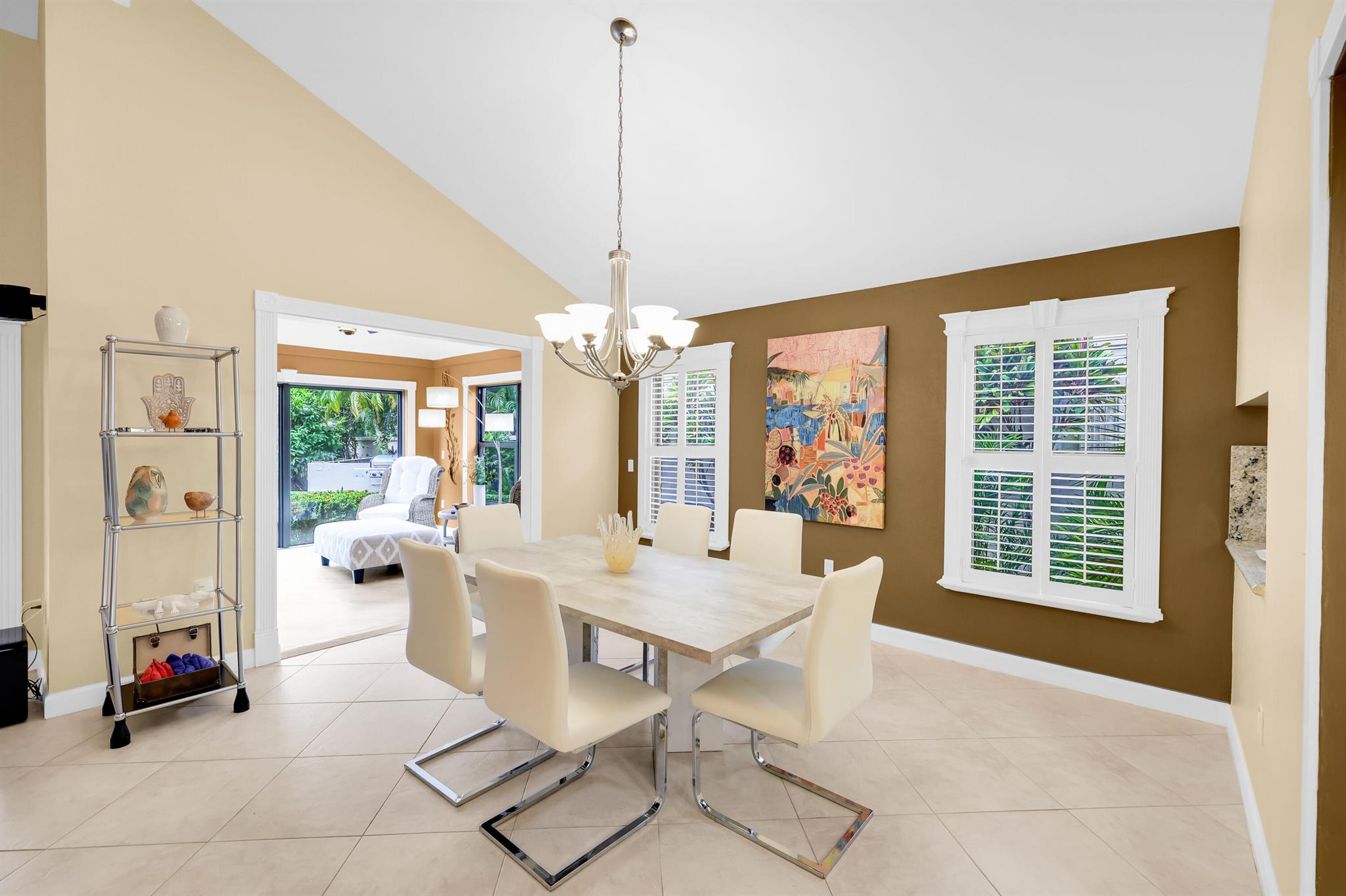 VILLA DESTE CONDO - Residential